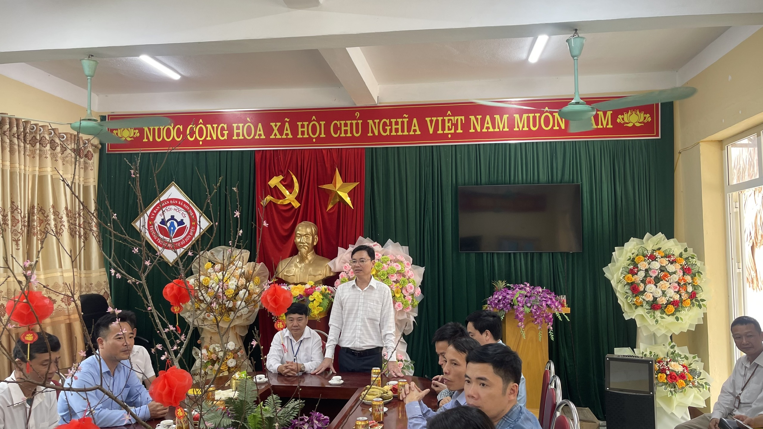 Anh-tin-bai