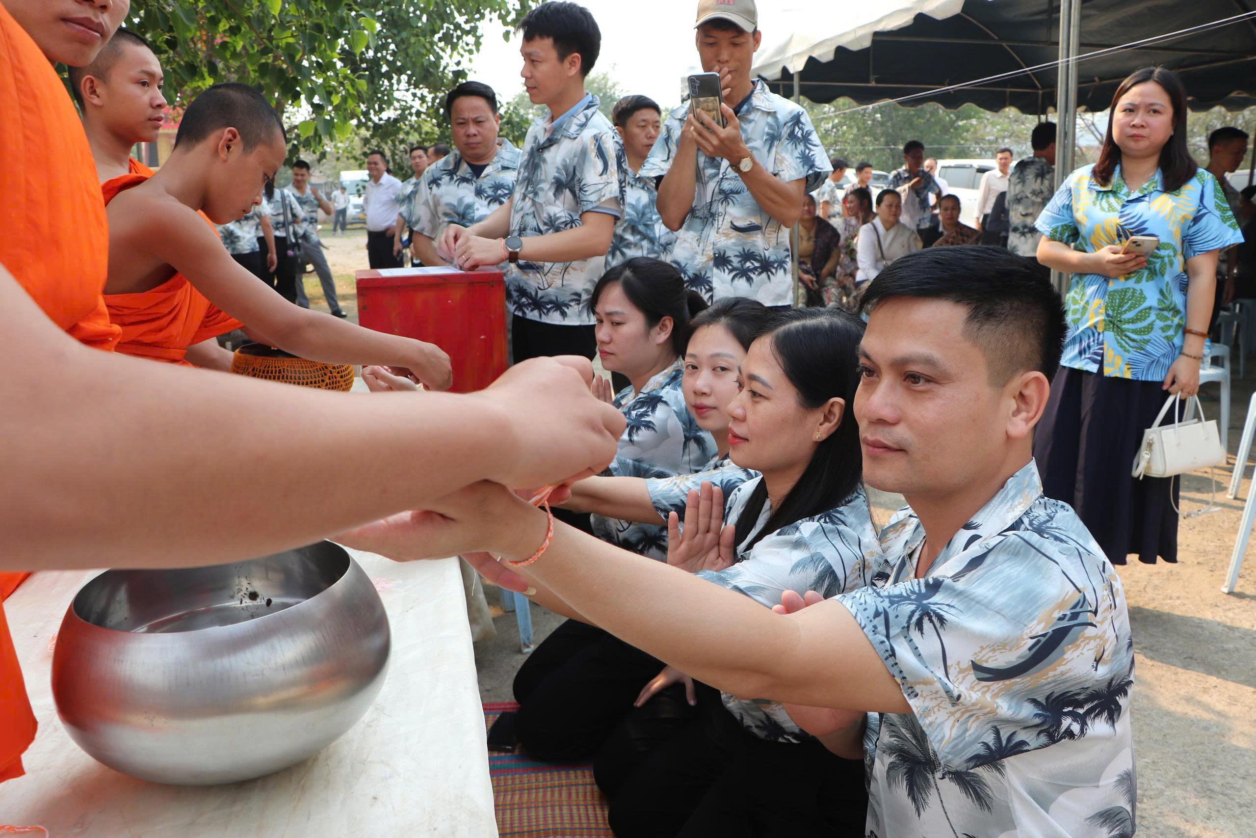 Anh-tin-bai