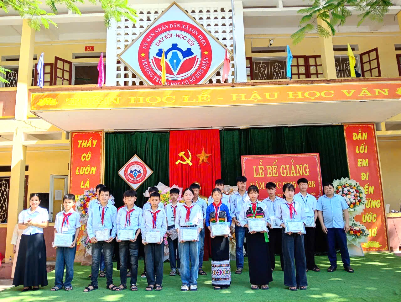 Anh-tin-bai