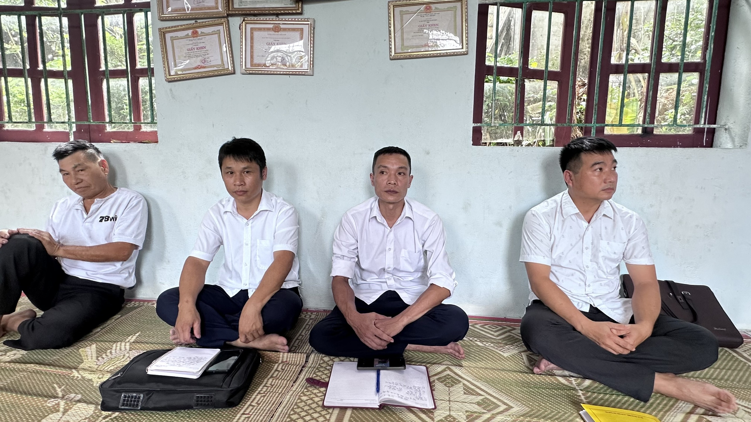 Anh-tin-bai