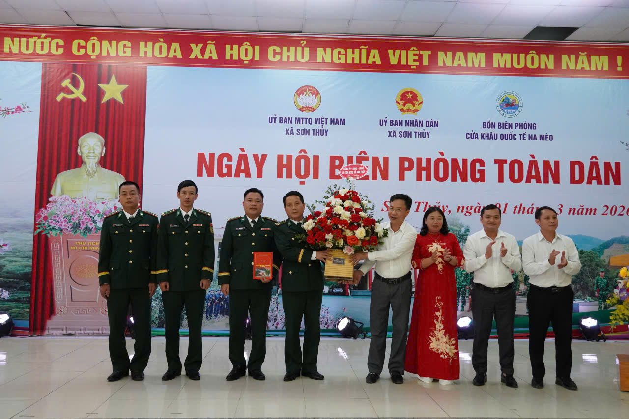 Anh-tin-bai