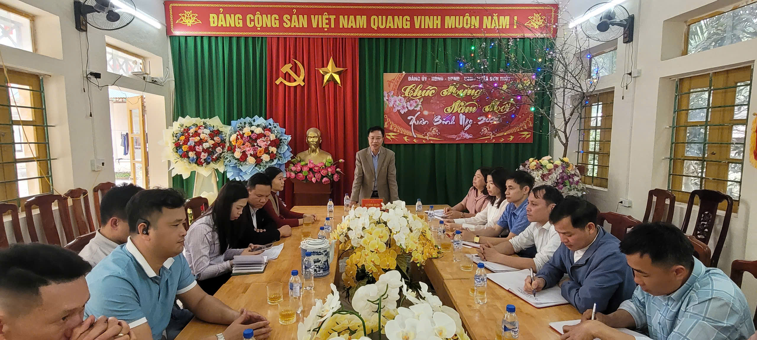 Anh-tin-bai