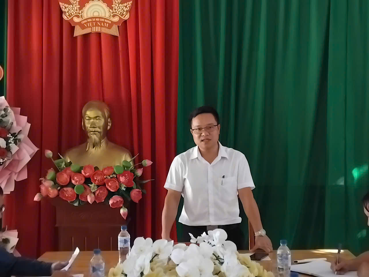 Anh-tin-bai