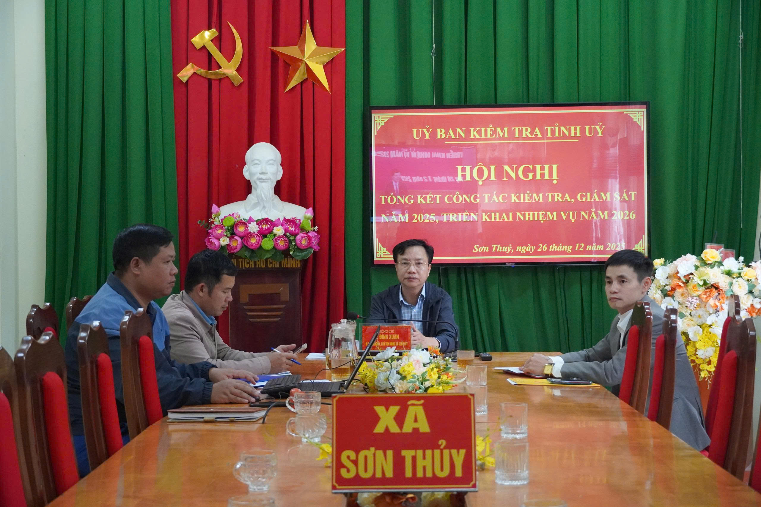 Anh-tin-bai