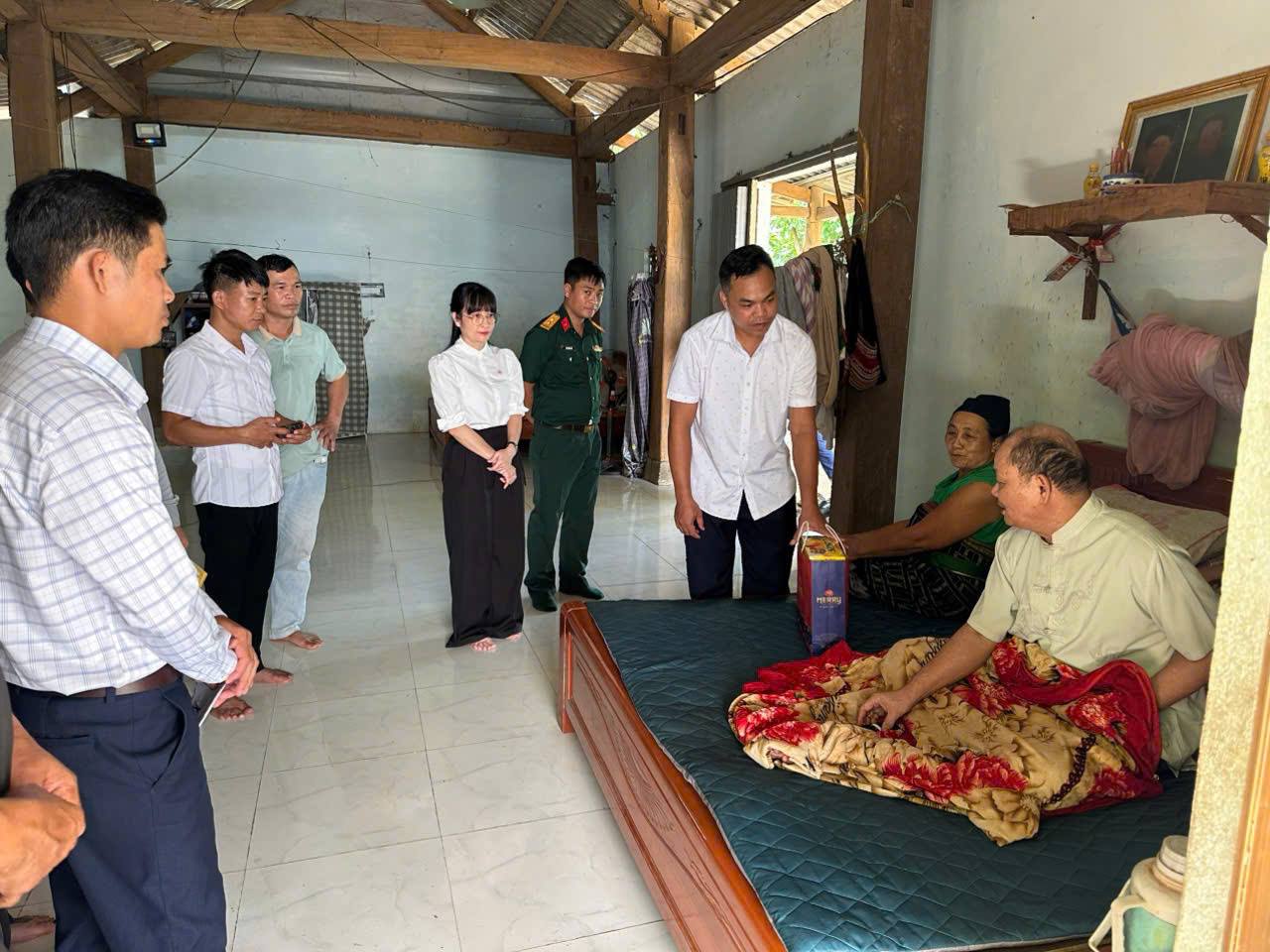 Anh-tin-bai