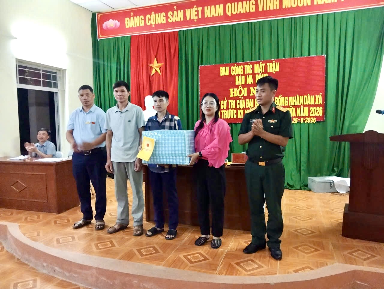 Anh-tin-bai
