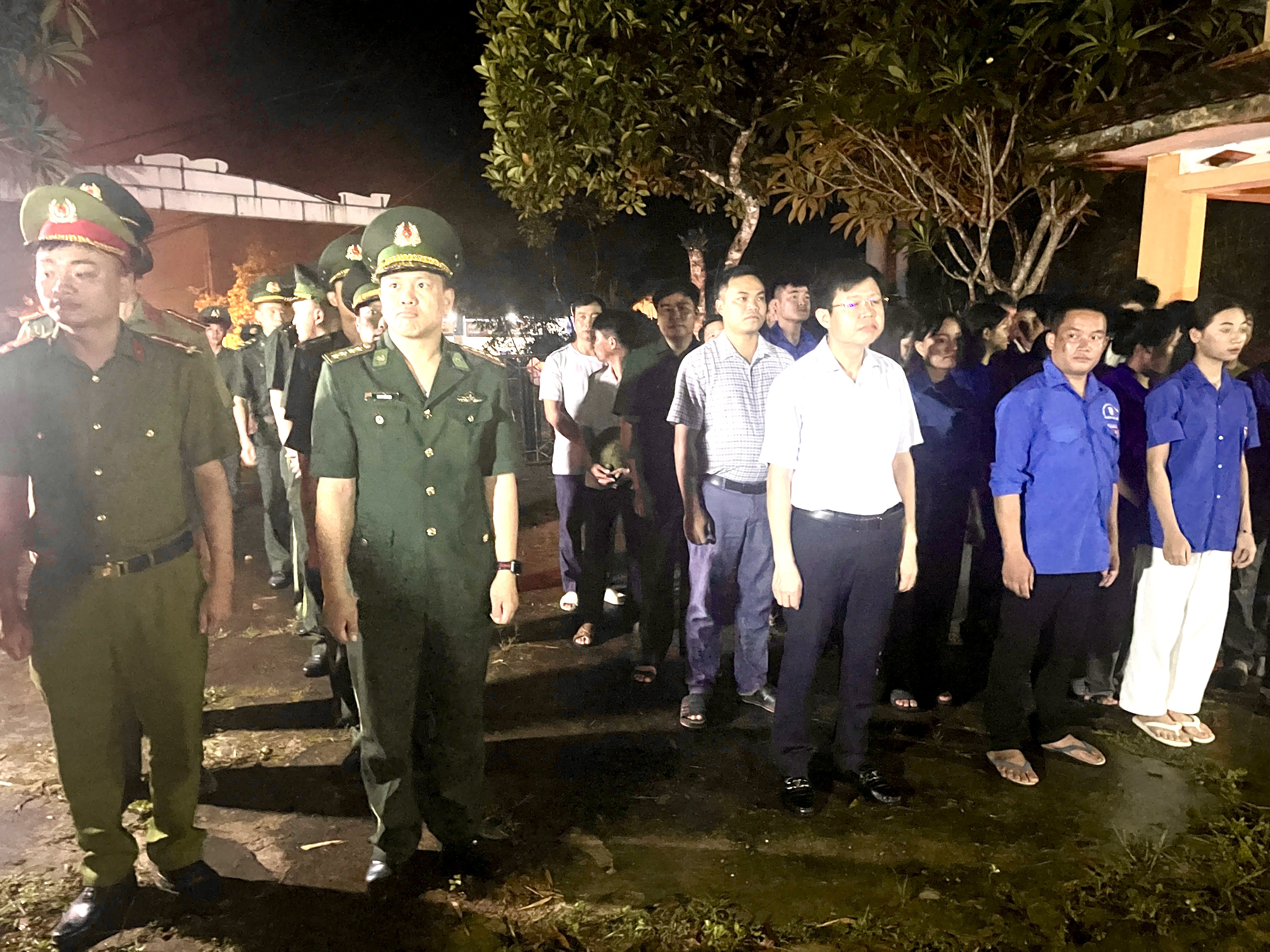 Đoàn thanh niên xã Na Mèo tổ chức “Lễ thắp nến tri ân các anh hùng Liệt sĩ”      
