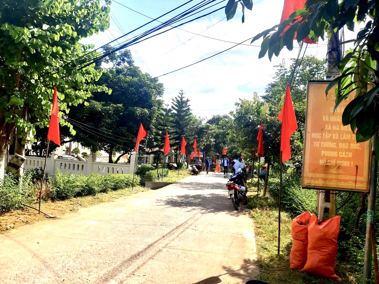 Anh-tin-bai