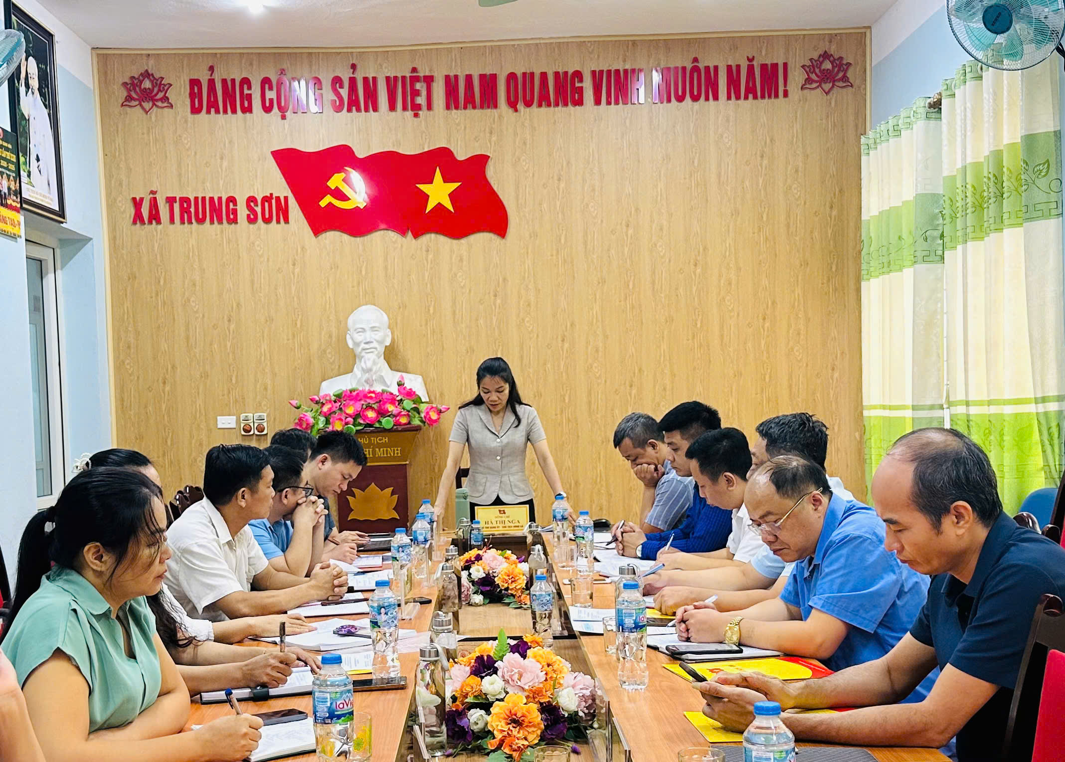 Lãnh đạo Thường trực Đảng ủy xã Trung Sơn gặp gỡ, làm việc với Ban Giám hiệu các nhà trường trên địa bàn xã