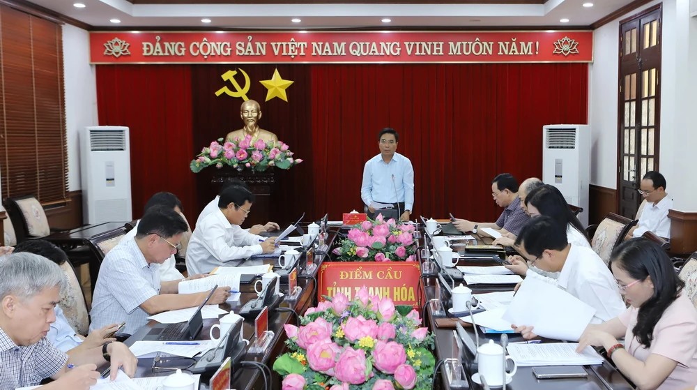 Thường trực Tỉnh ủy tổ chức hội nghị trực tuyến toàn tỉnh nhằm đánh giá tiến độ thực hiện Chương trình xóa nhà tạm, nhà dột nát; rà soát, đánh giá tình hình kết quả hoạt động các xã, phường.