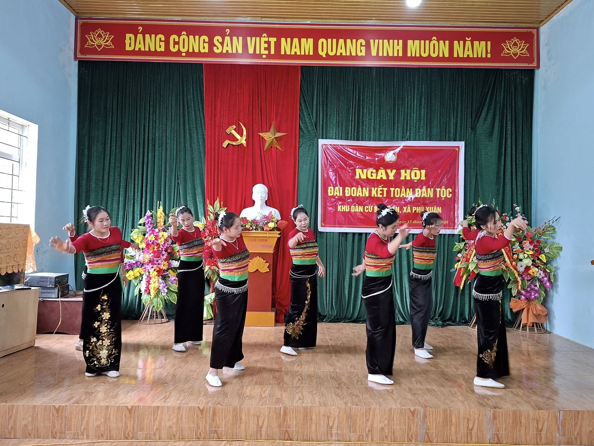 Anh-tin-bai