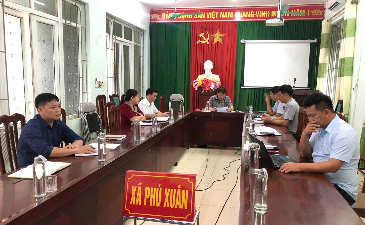 XÃ PHÚ XUÂN THAM DỰ HỘI NGHỊ TRỰC TUYẾN CHÍNH PHỦ VỚI CÁC ĐỊA PHƯƠNG VỀ KỊCH BẢN TĂNG TRƯỞNG KINH TẾ NĂM 2025