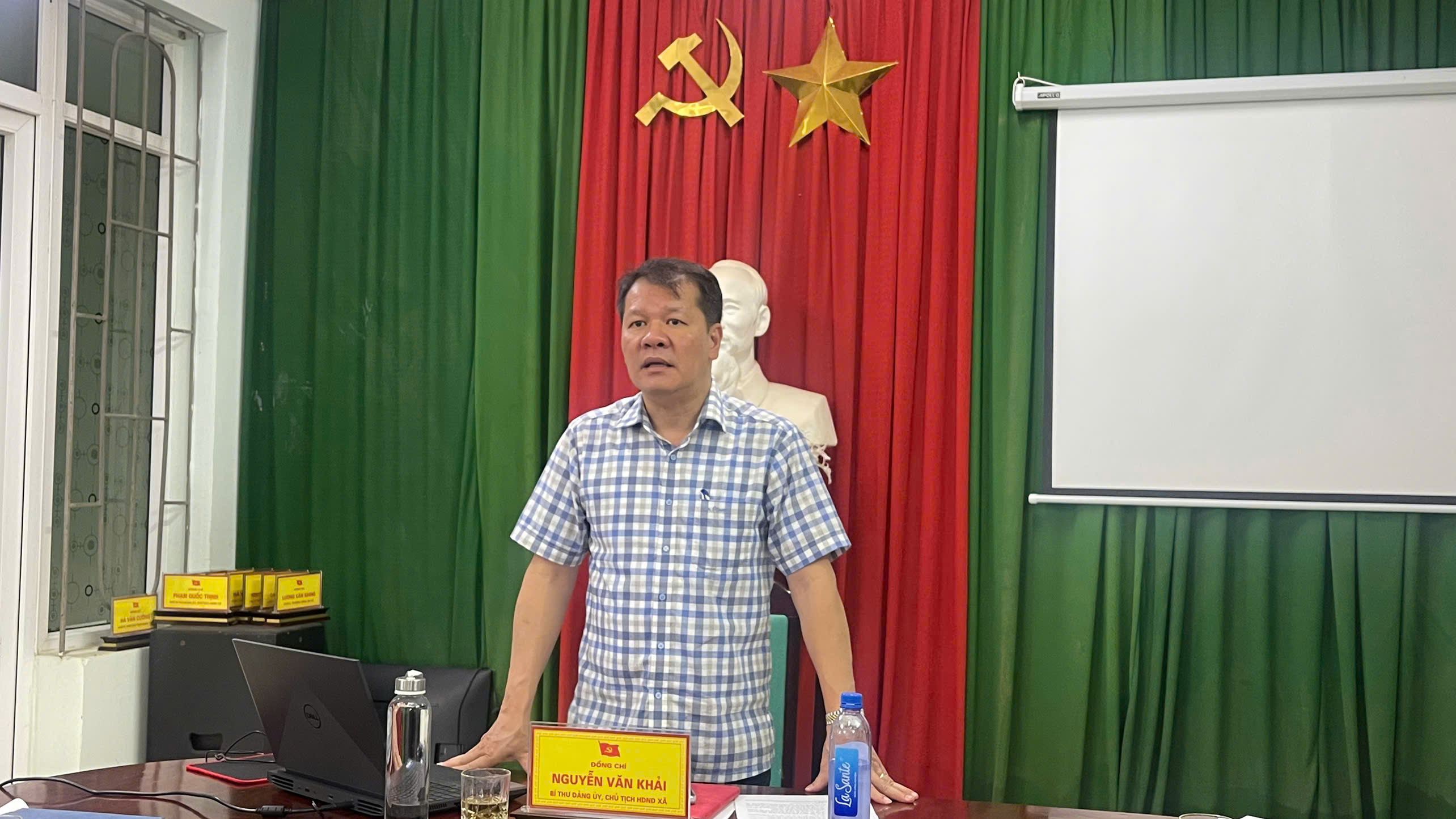 Anh-tin-bai
