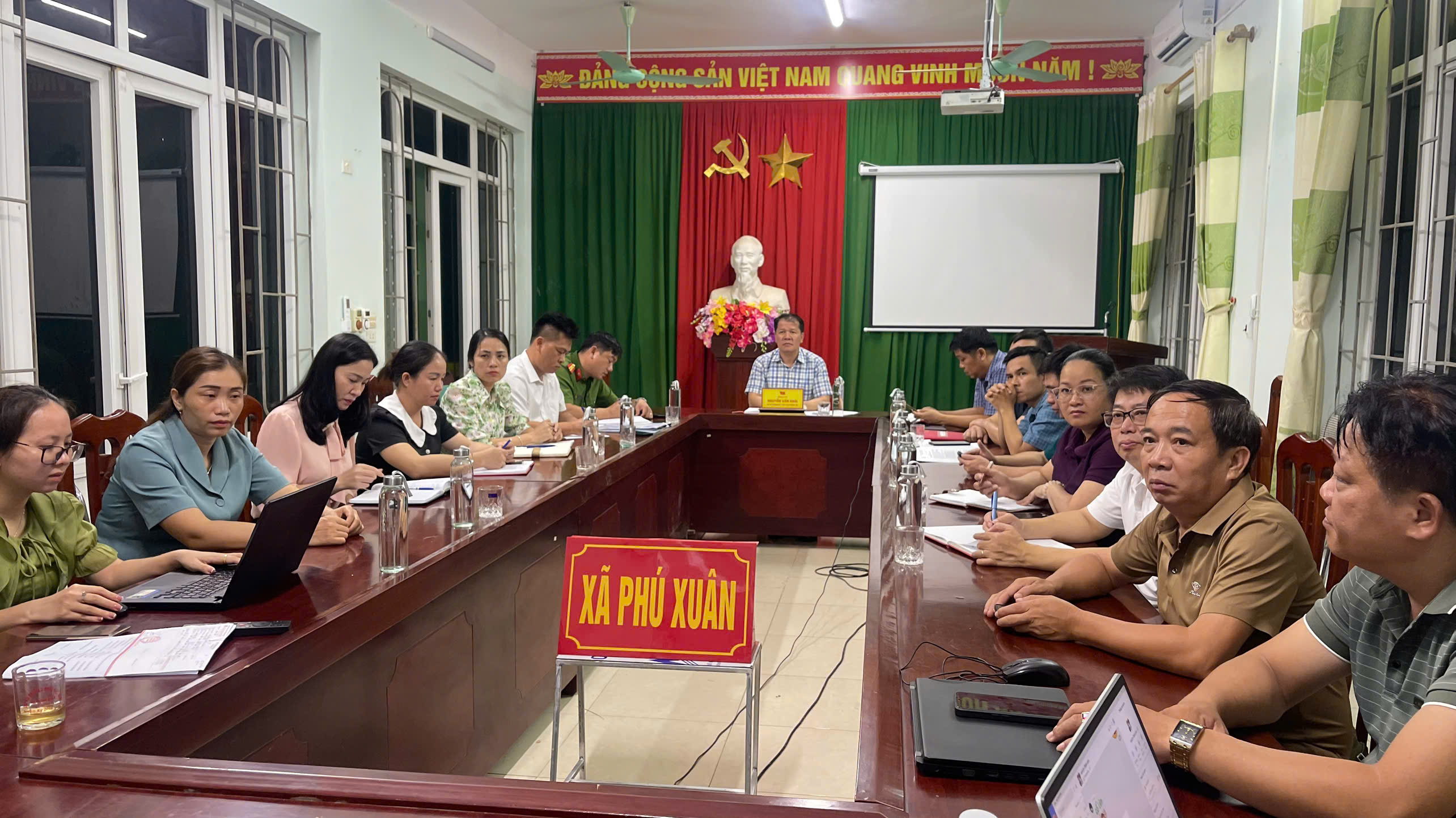 Anh-tin-bai
