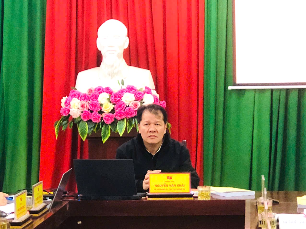 Anh-tin-bai