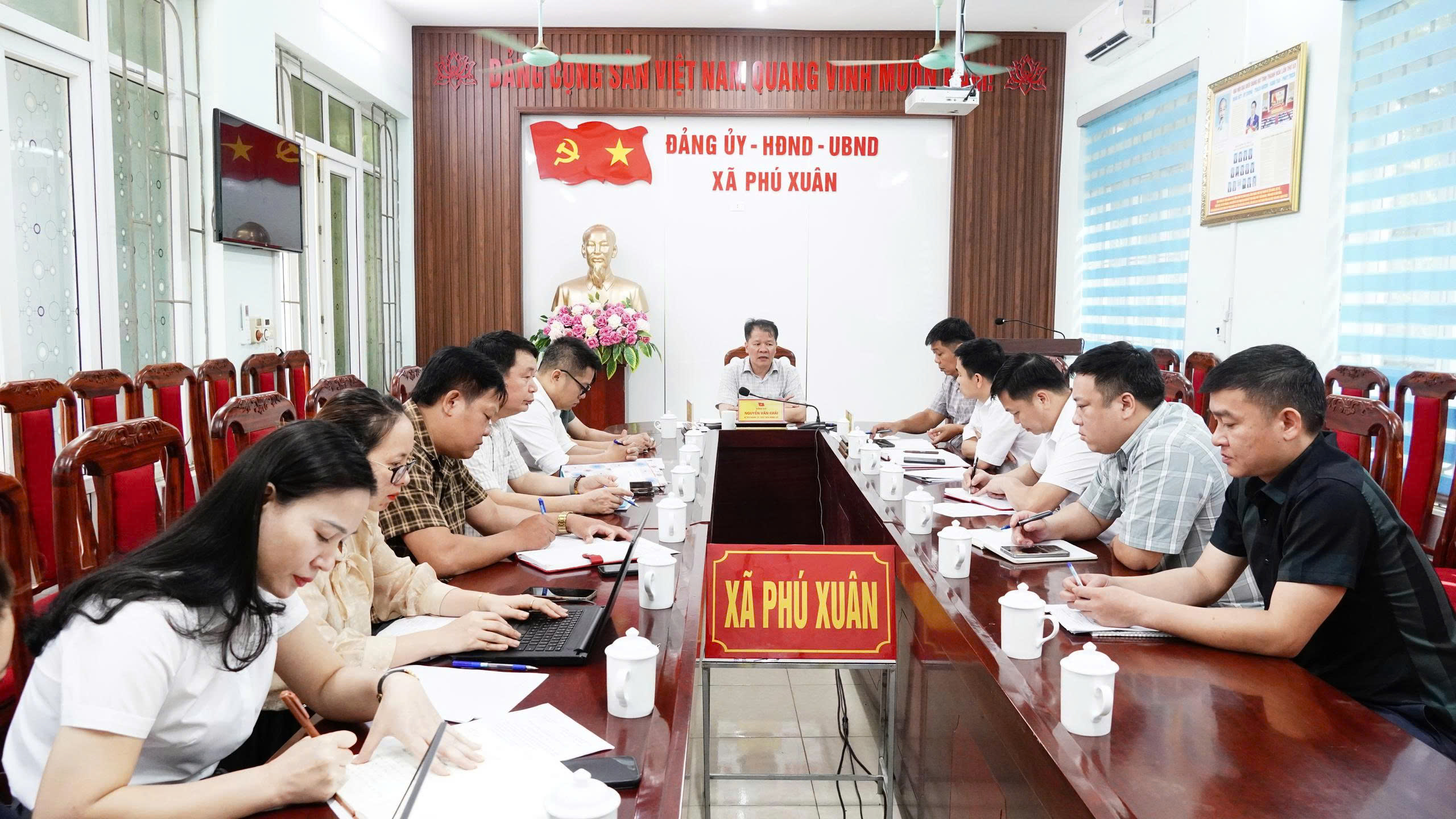 Anh-tin-bai