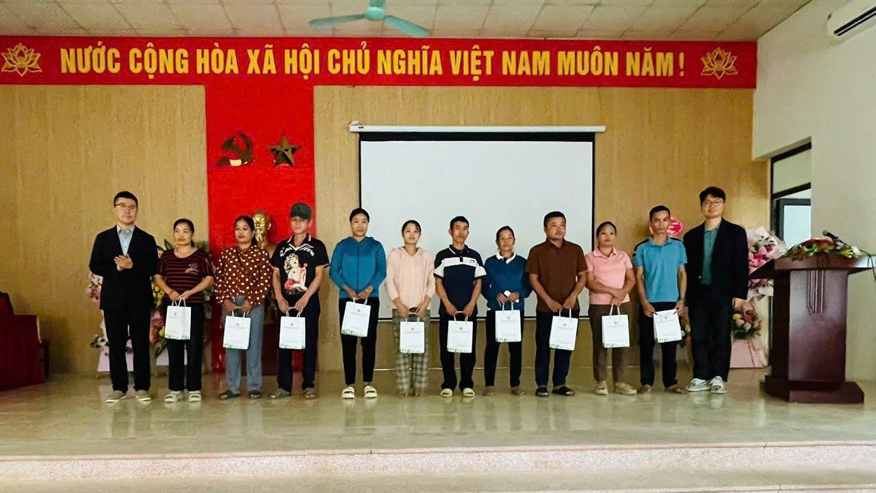 Anh-tin-bai
