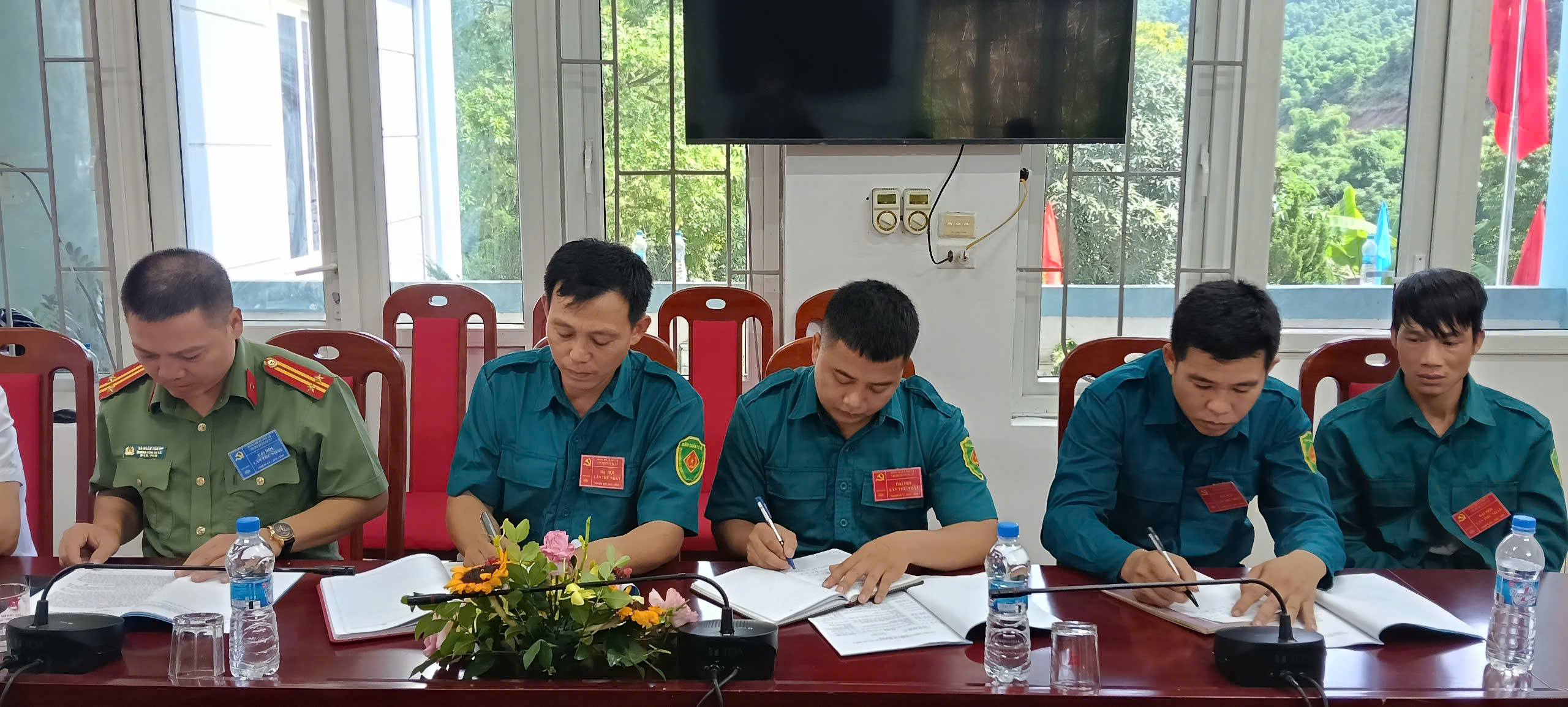 Anh-tin-bai