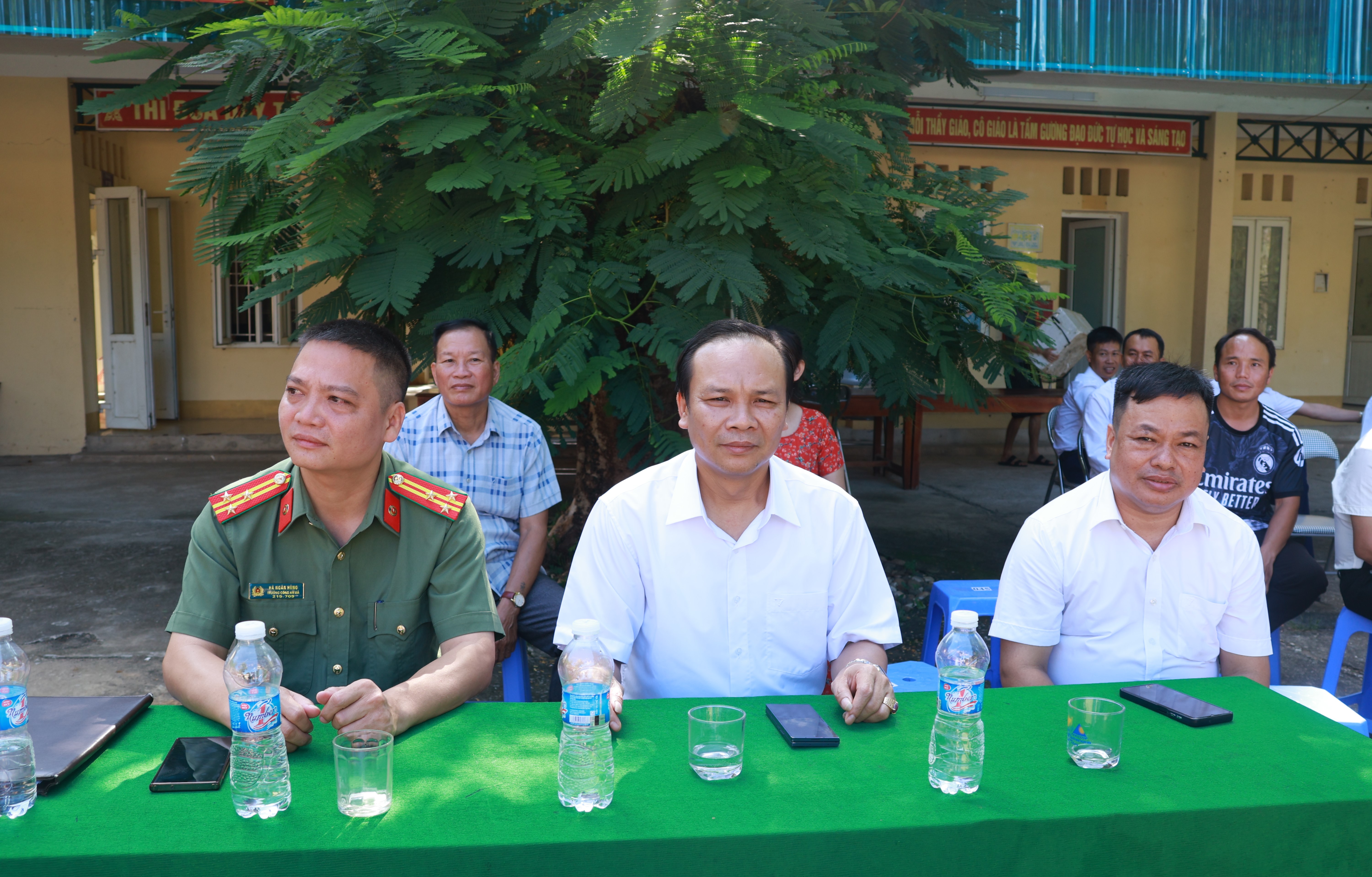 Anh-tin-bai