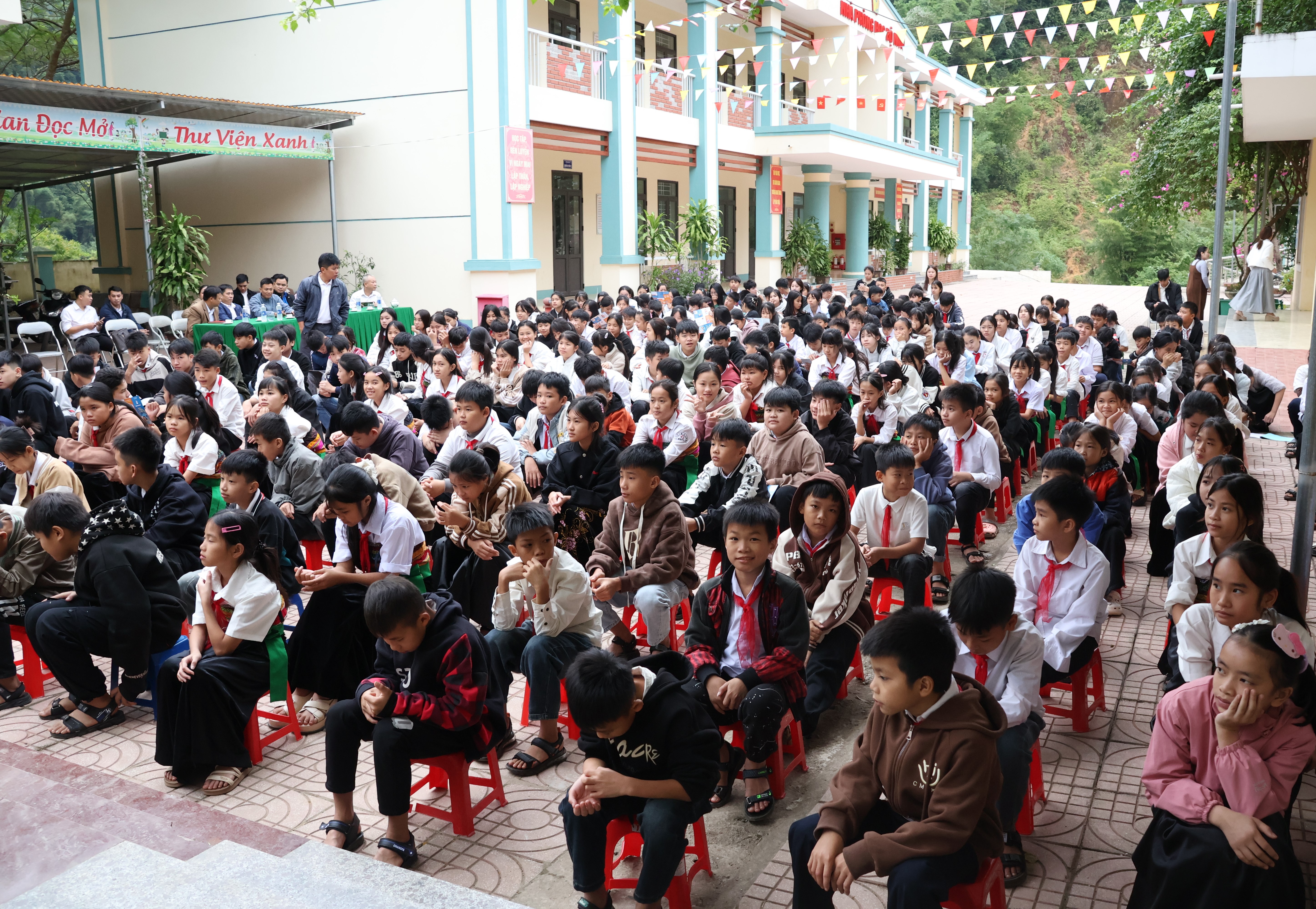 Anh-tin-bai