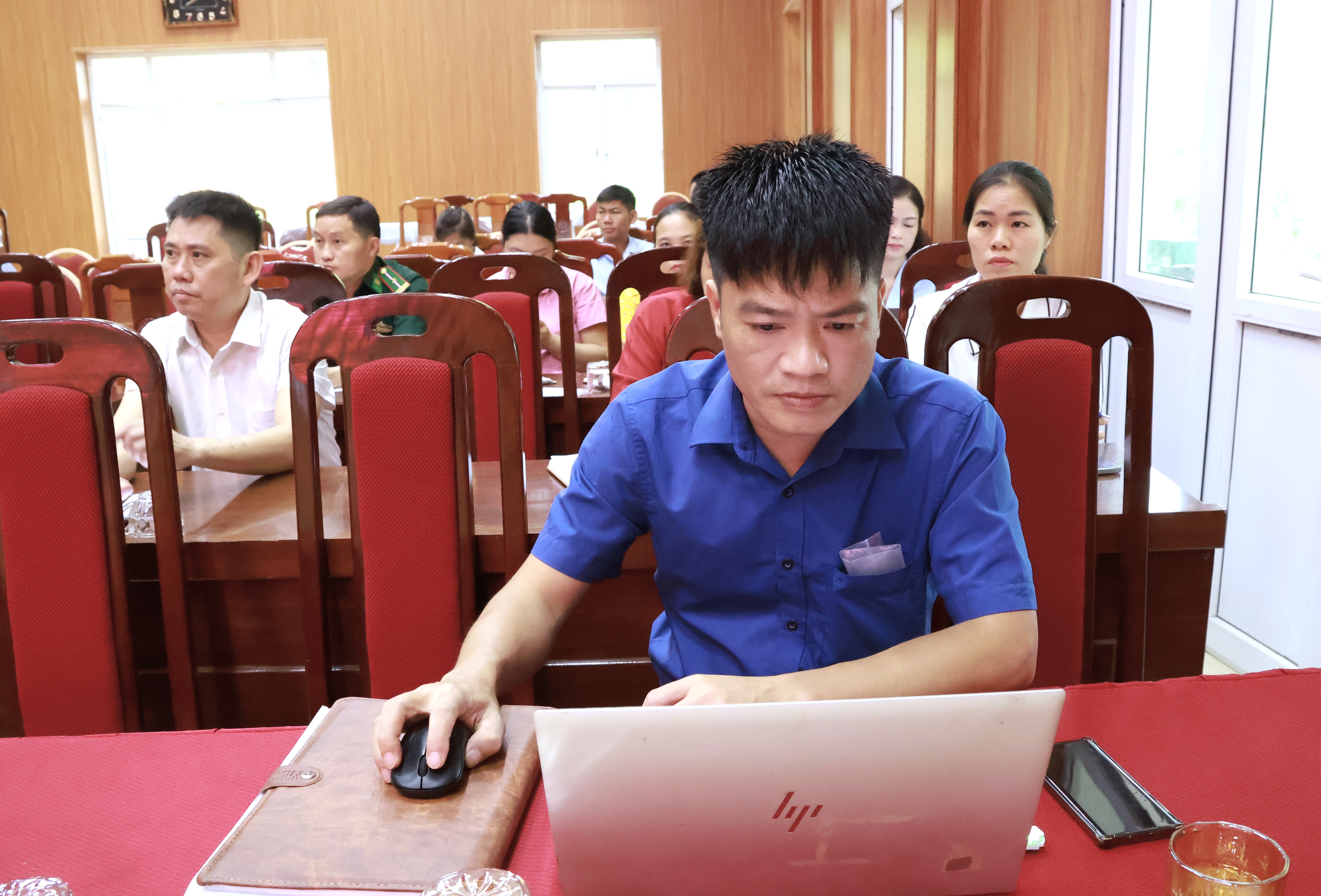 Anh-tin-bai