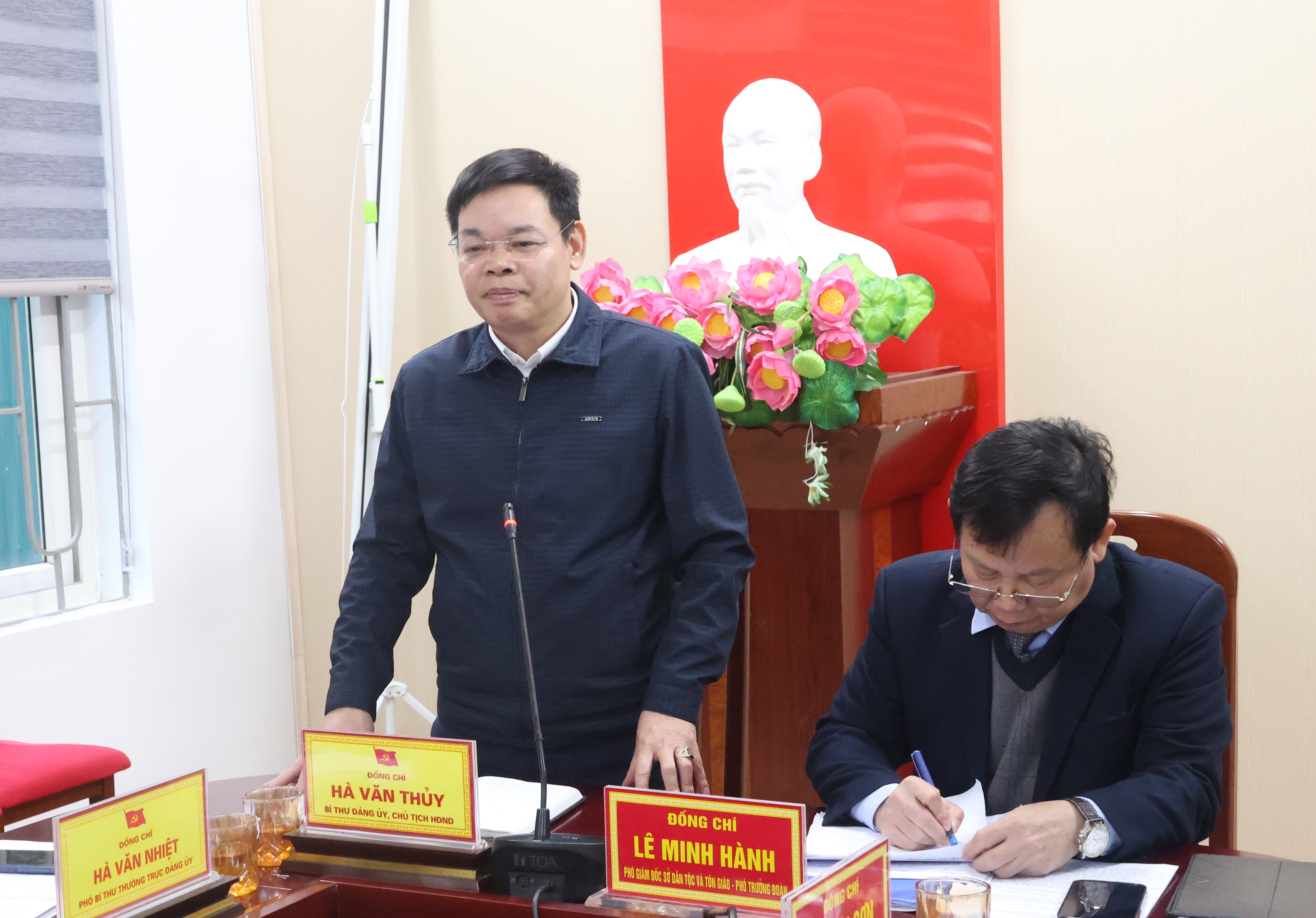 Anh-tin-bai