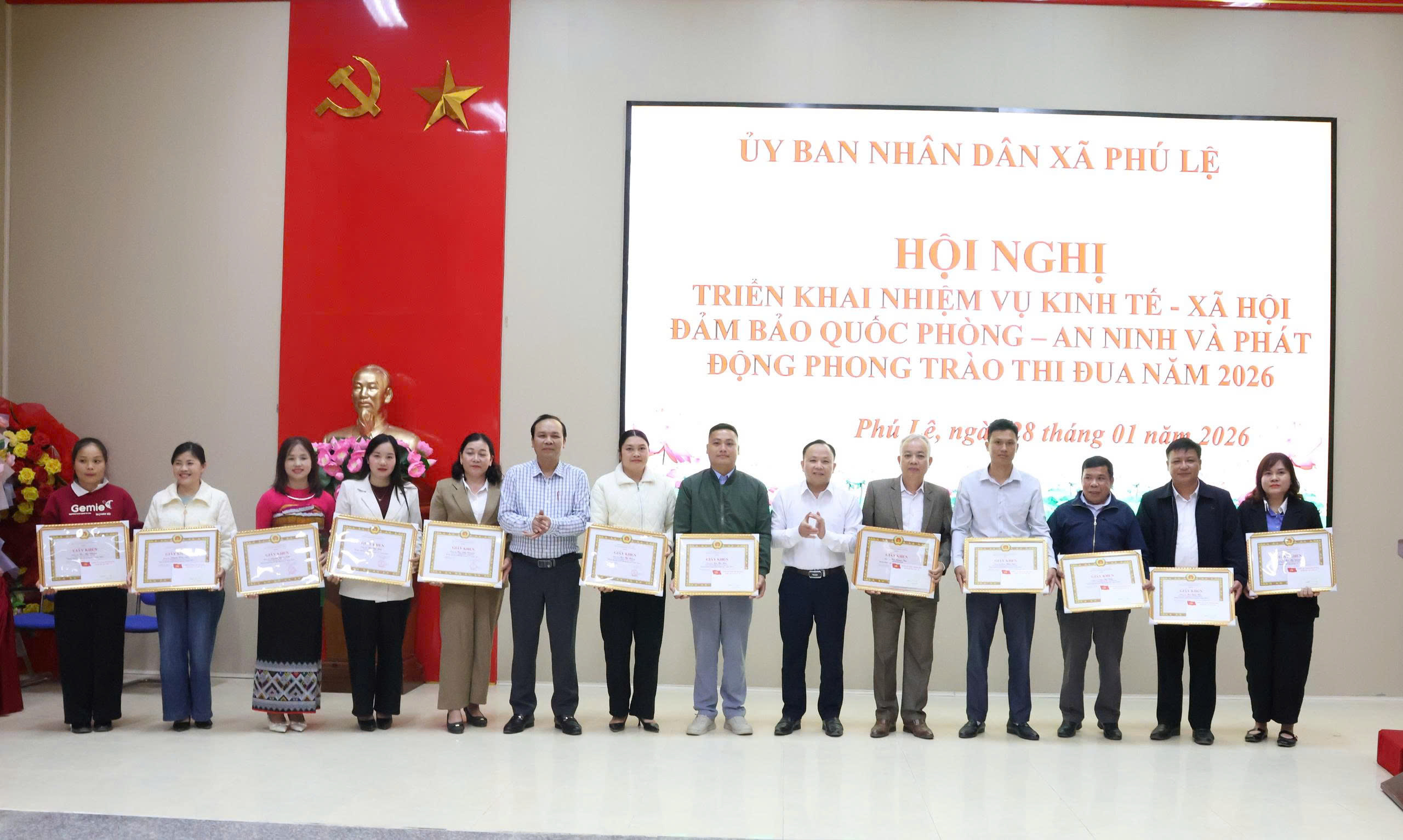 Anh-tin-bai