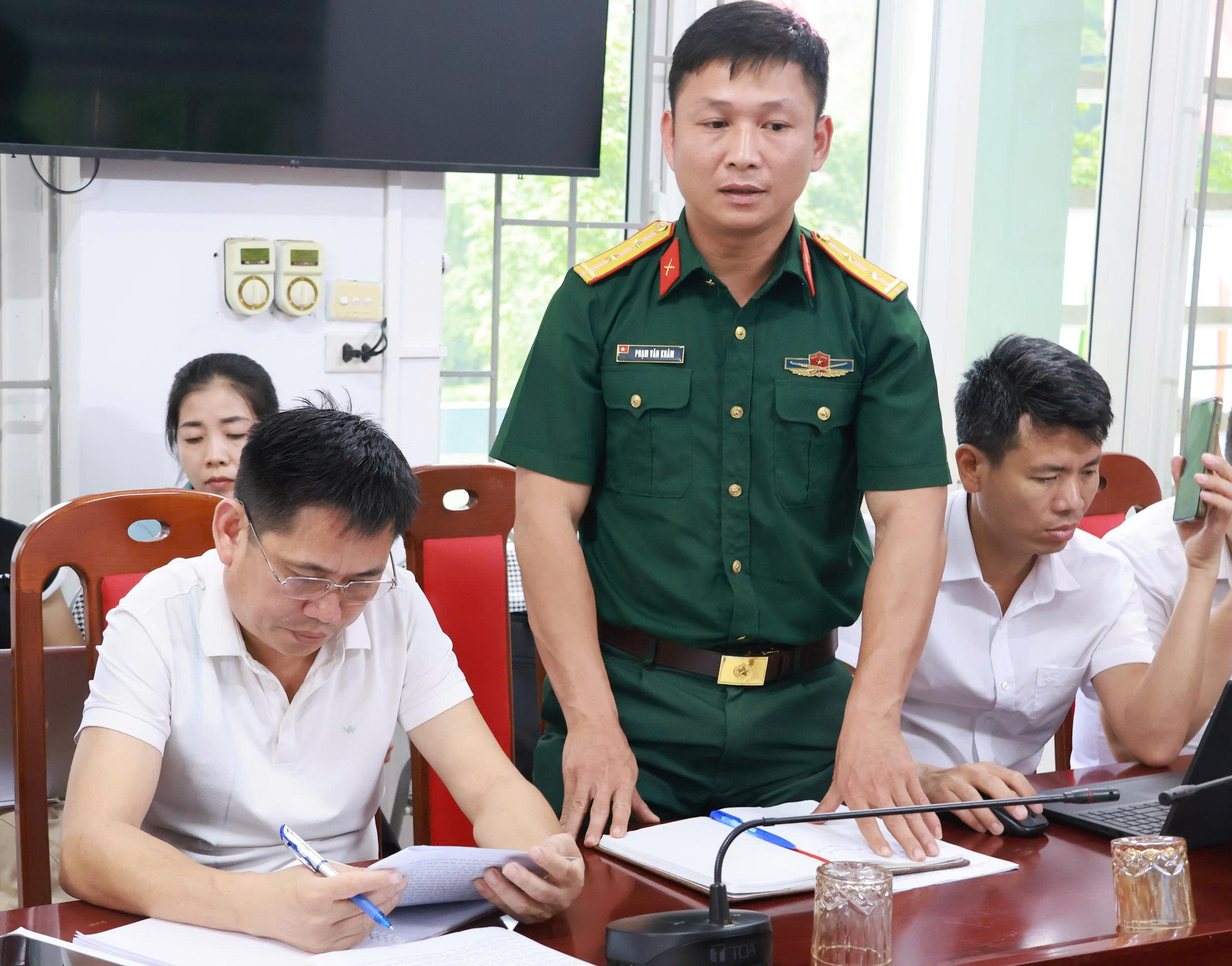 Anh-tin-bai