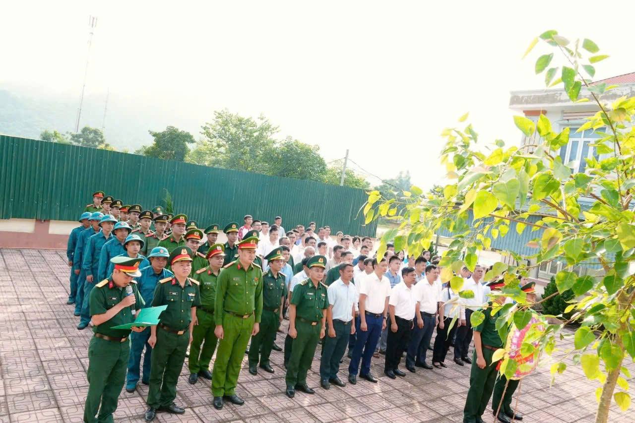 🇻🇳 ỦY BAN NHÂN DÂN XÃ HIỀN KIỆT 🇻🇳 TRANG TRỌNG TỔ CHỨC LỄ VIẾNG, DÂNG HOA, DÂNG HƯƠNG TẠI ĐÀI TƯỞNG NIỆM CÁC ANH HÙNG LIỆT SỸ