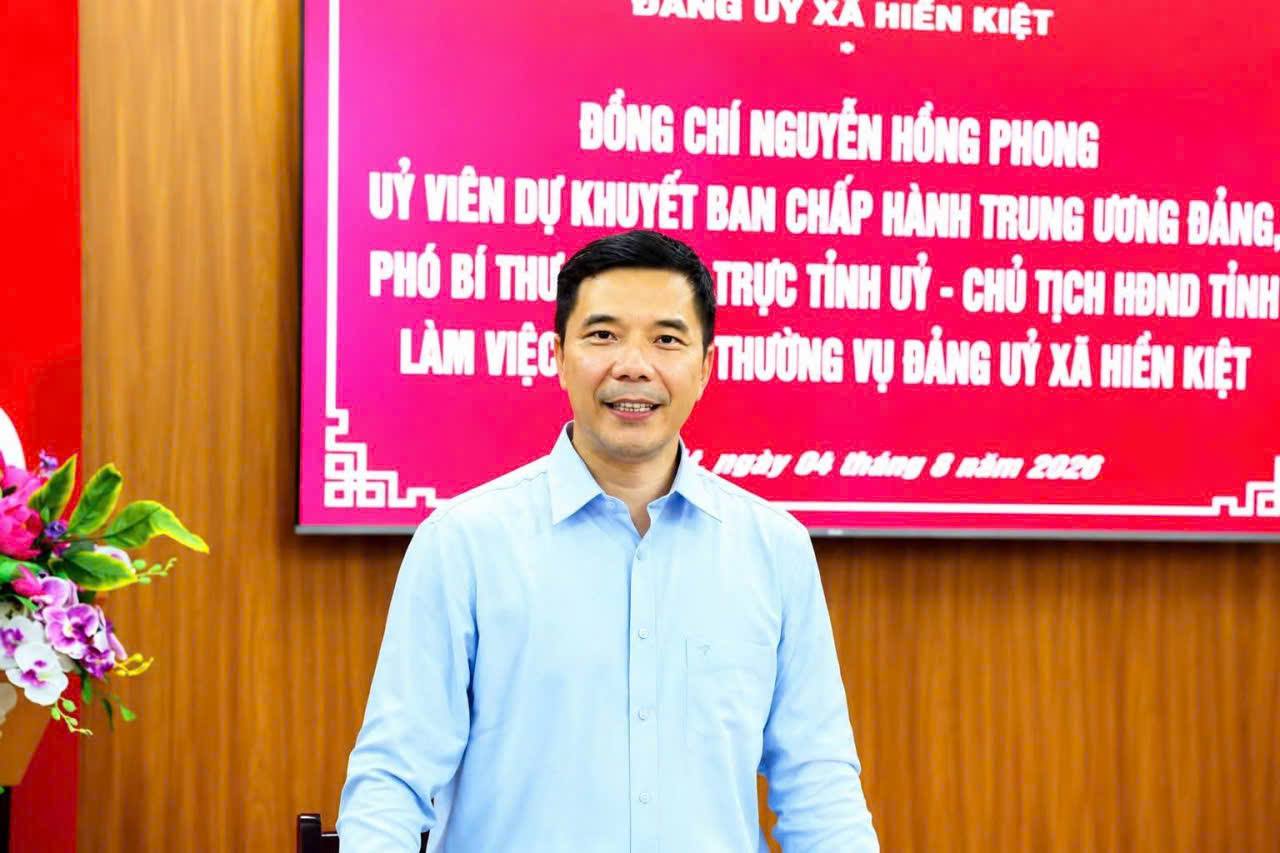 ĐỒNG CHÍ NGUYỄN HỒNG PHONG, PHÓ BÍ THƯ THƯỜNG TRỰC TỈNH ỦY DỰ SINH HOẠT CHI BỘ BẢN BÓ VÀ LÀM VIỆC TẠI XÃ HIỀN KIỆT