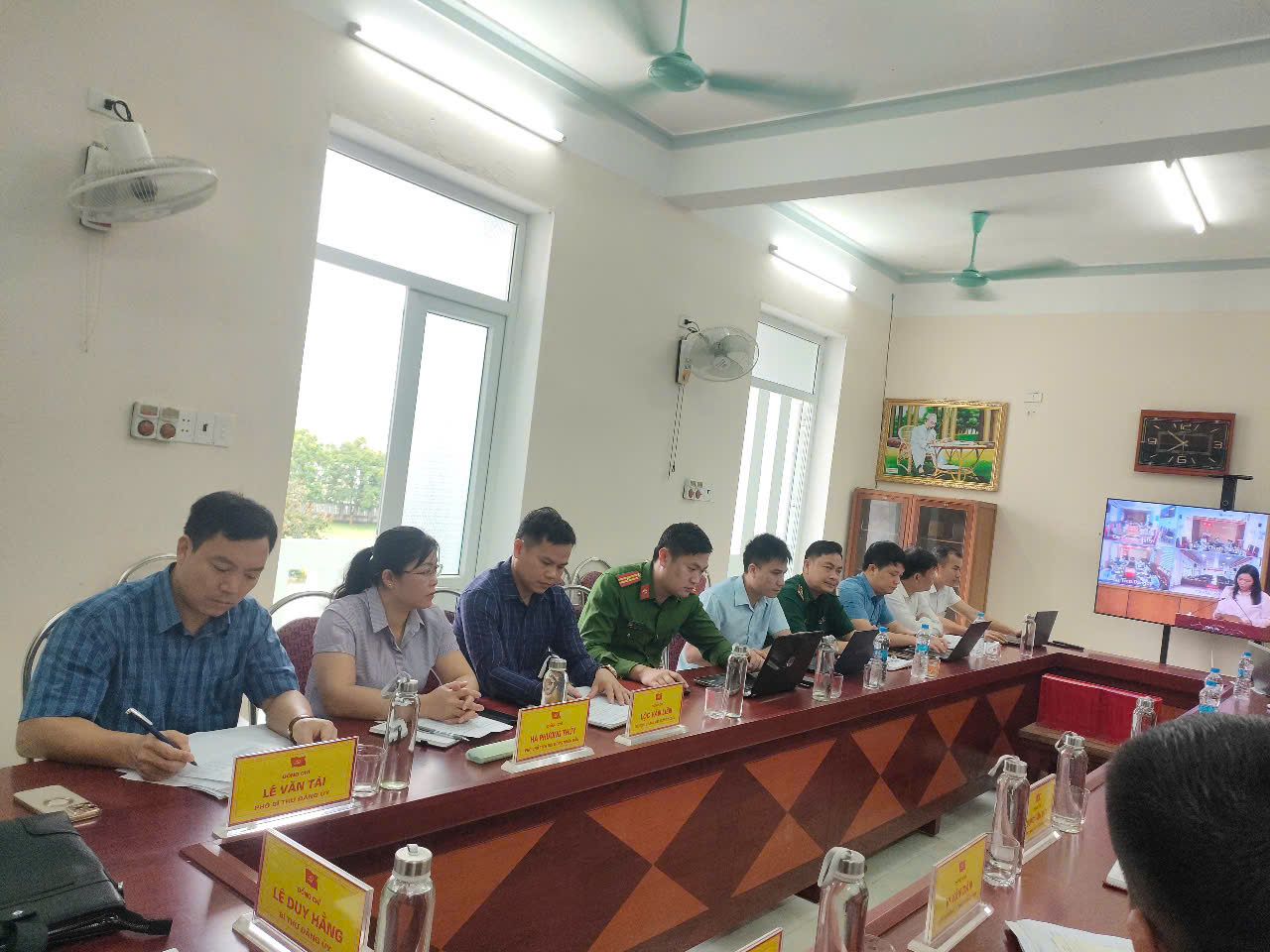 Anh-tin-bai
