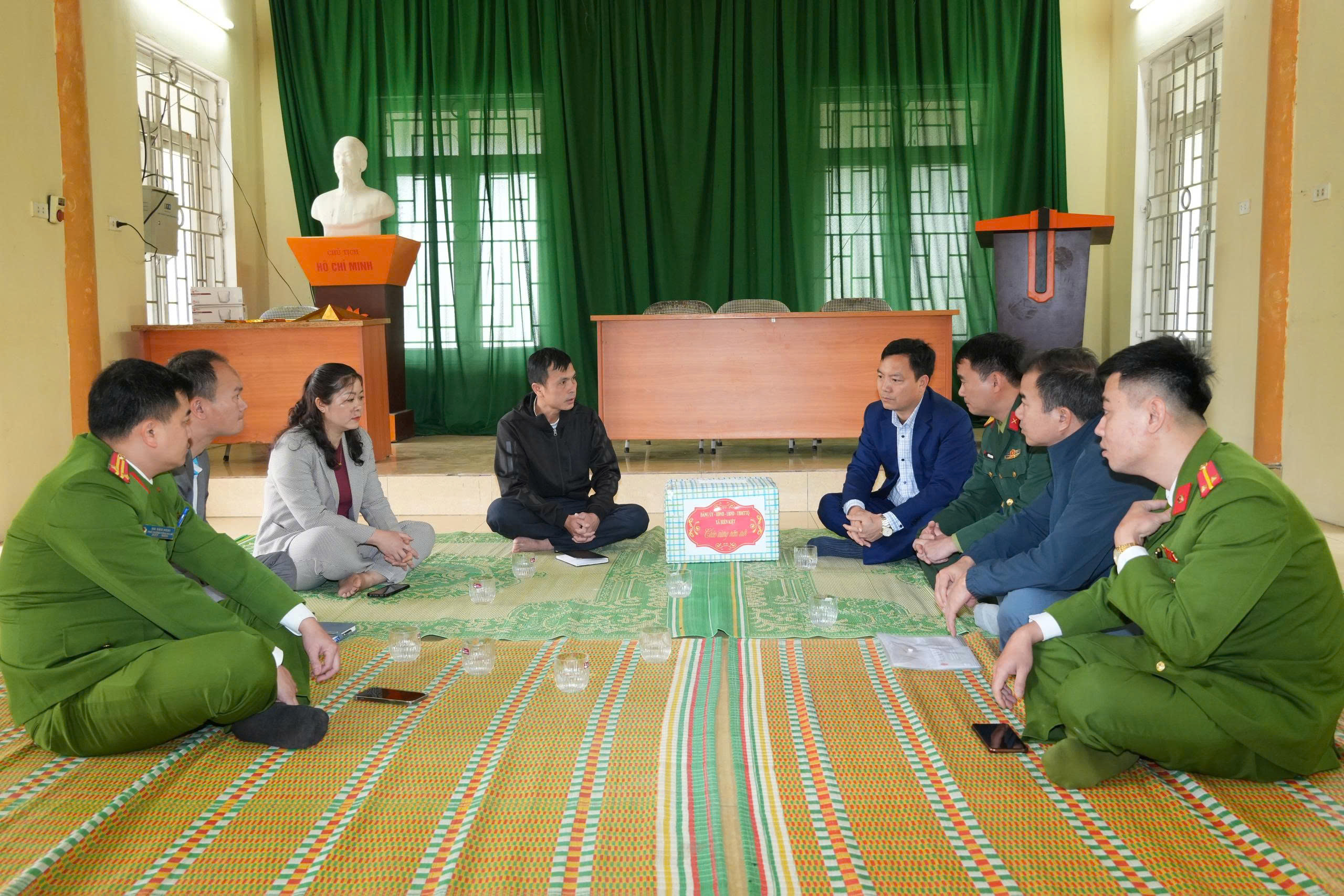 Anh-tin-bai