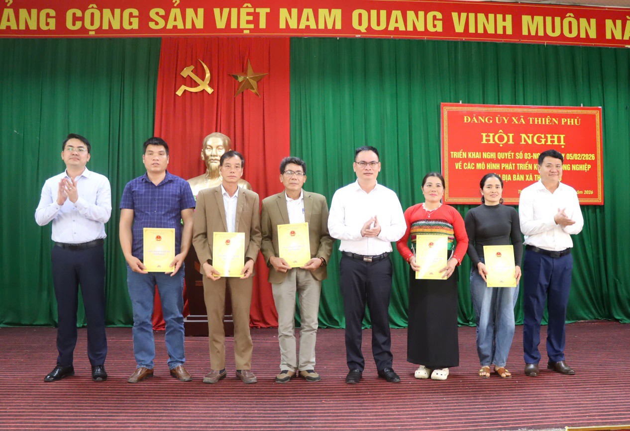 ĐẢNG UỶ XÃ THIÊN PHỦ TỔ CHỨC HỘI NGHỊ TRIỂN KHAI NGHỊ QUYẾT SỐ 03 – NQ/ĐU NGÀY 5/2/2026 VỀ PHÁT TRIỂN CÁC MÔ HÌNH KINH TẾ NÔNG NGHIỆP TRÊN ĐỊA BÀN XÃ