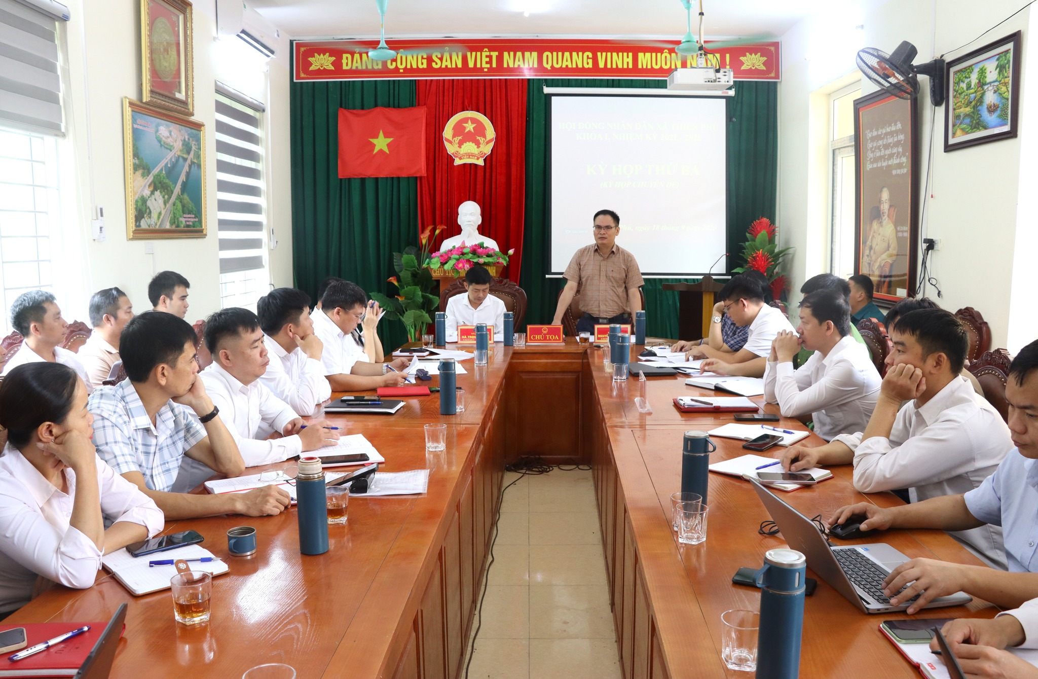 HĐND XÃ THIÊN PHỦ TỔ CHỨC THÀNH CÔNG KỲ HỌP THỨ BA, KHÓA I, NHIỆM KỲ 2021 - 2026