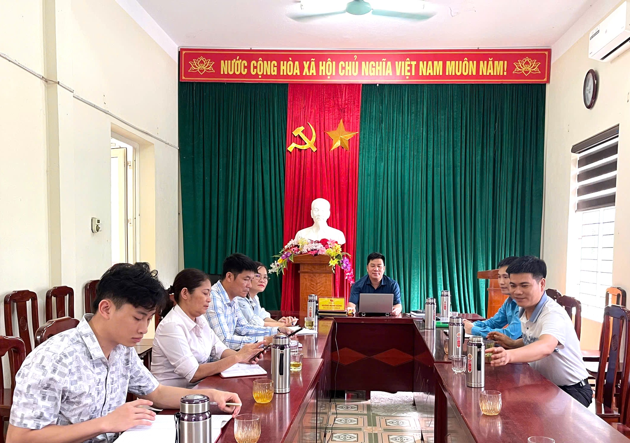 TẬP HUẤN TRỰC TUYẾN CÔNG TÁC QUẢN LÝ NHÀ NƯỚC VỀ KHOA HỌC VÀ CÔNG NGHỆ, NỘI VỤ, GIẢI ĐÁP NHỮNG KHÓ KHĂN, VƯỚNG MẮC TRONG THỰC HIỆN NHIỆM VỤ QUẢN LÝ NHÀ NƯỚC VỀ KHOA HỌC, CÔNG NGHỆ, ĐỔI MỚI SÁNG TẠO VÀ CHUYỂN ĐỒI SỐ VÀ VẬN HÀNH CHÍNH QUYỀN ĐỊA PHƯƠNG 02 CẤP