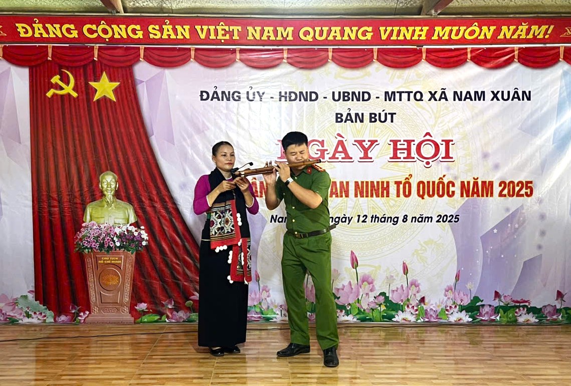 Anh-tin-bai