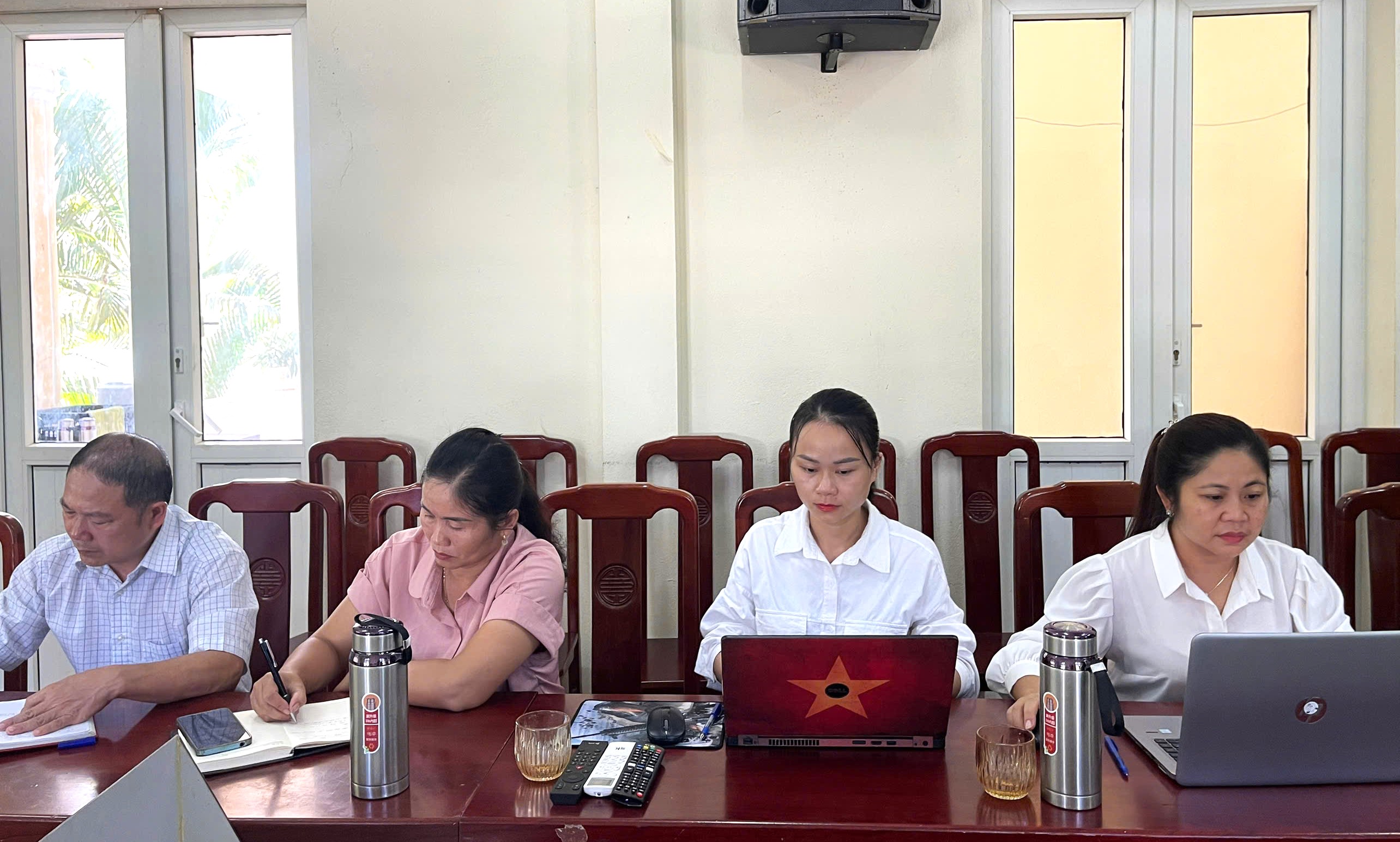 Anh-tin-bai