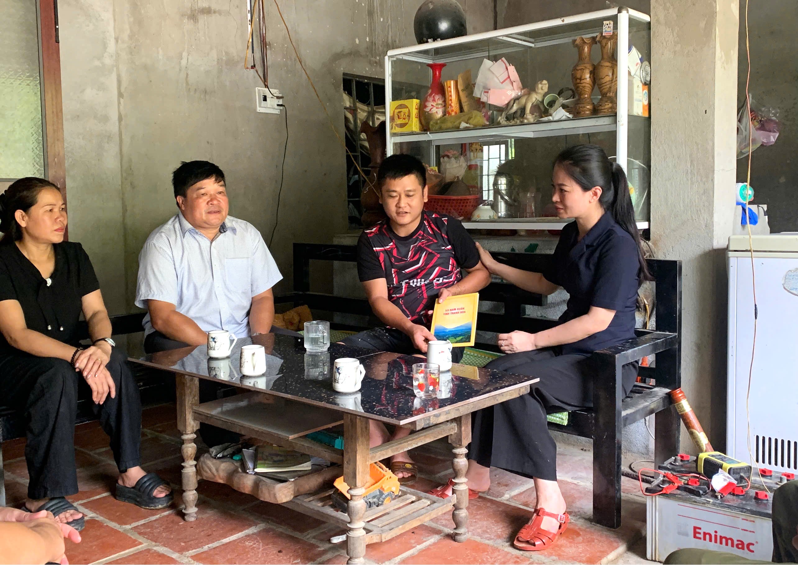 Anh-tin-bai