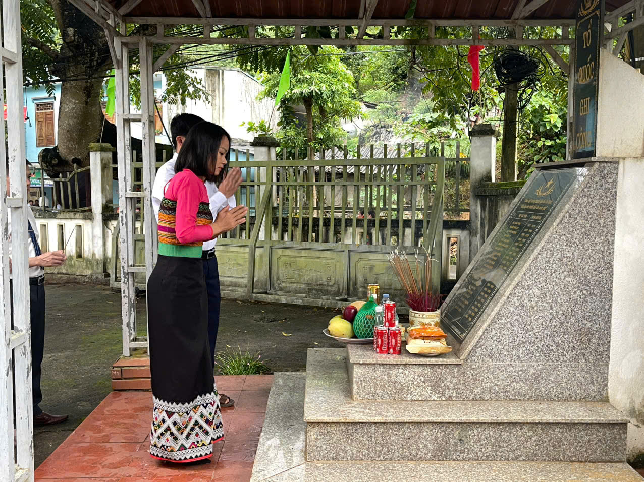 Anh-tin-bai