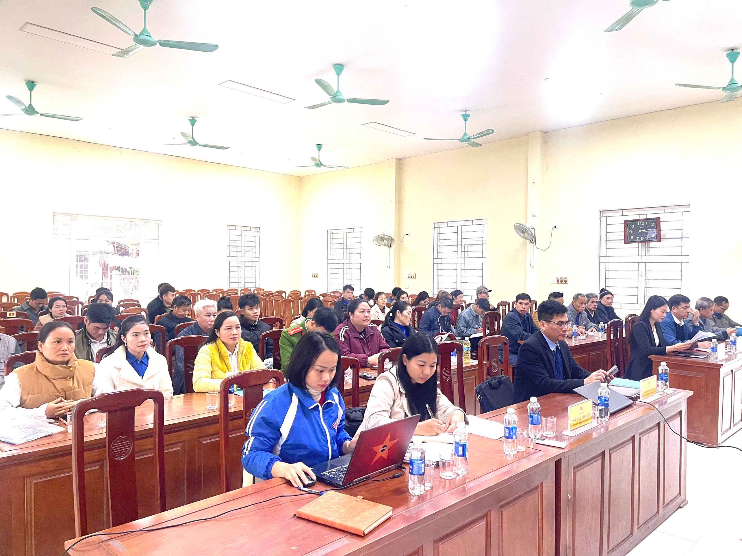 HỘI NGHỊ NGHIÊN CỨU, HỌC TẬP, QUÁN TRIỆT, TRIỂN KHAI THỰC HIỆN CÁC NGHỊ QUYẾT CỦA CÁC CẤP