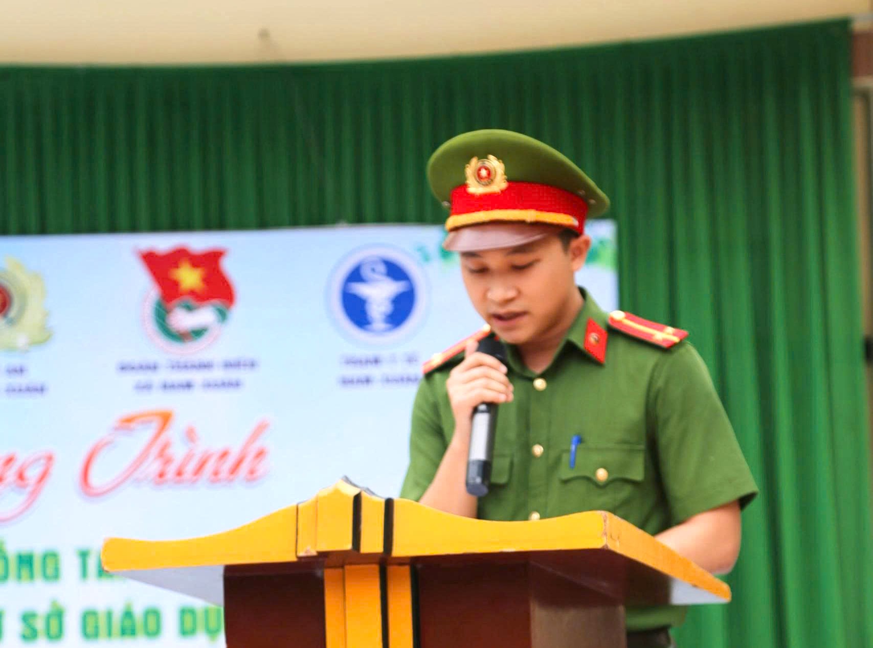 Anh-tin-bai