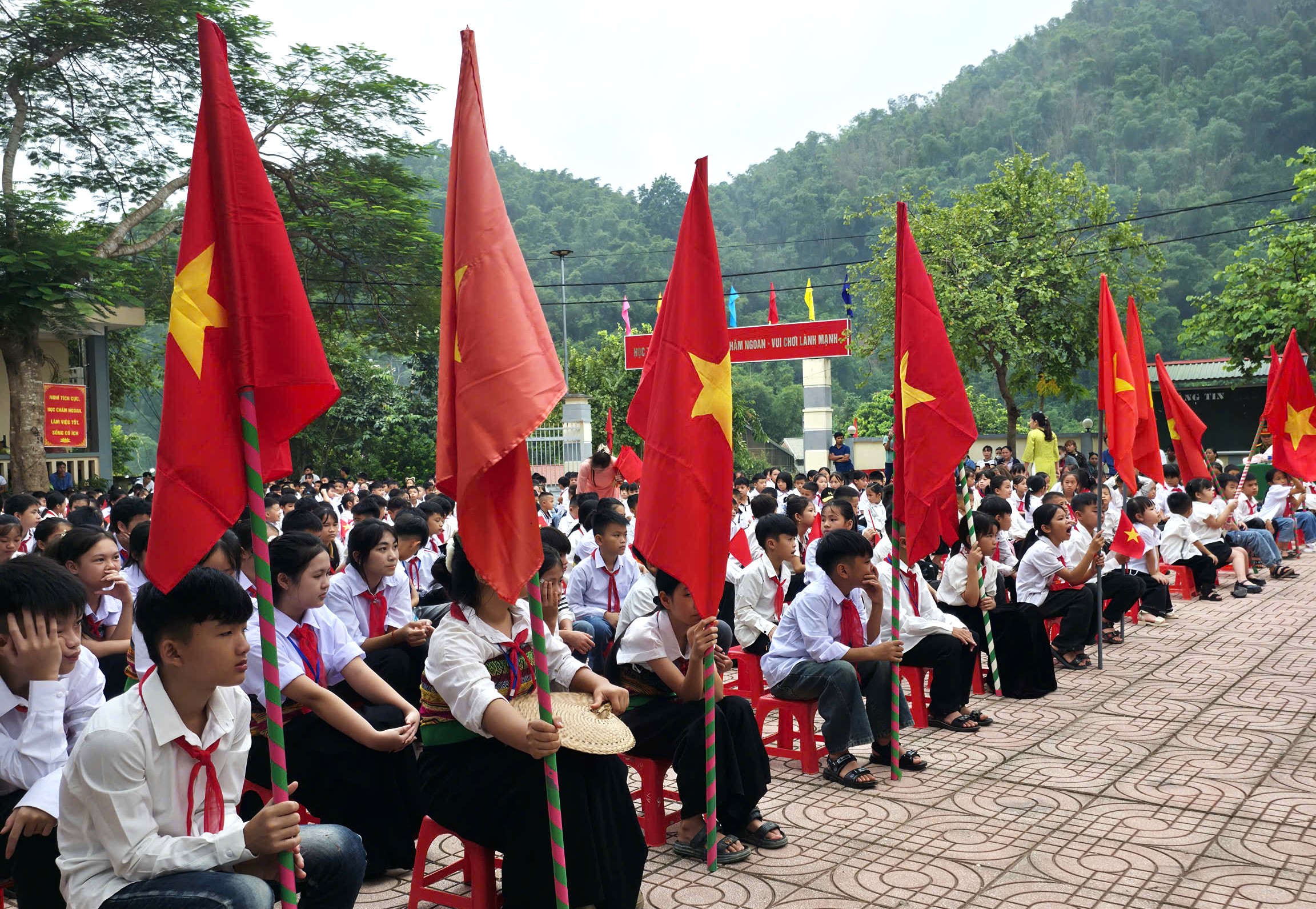 Anh-tin-bai