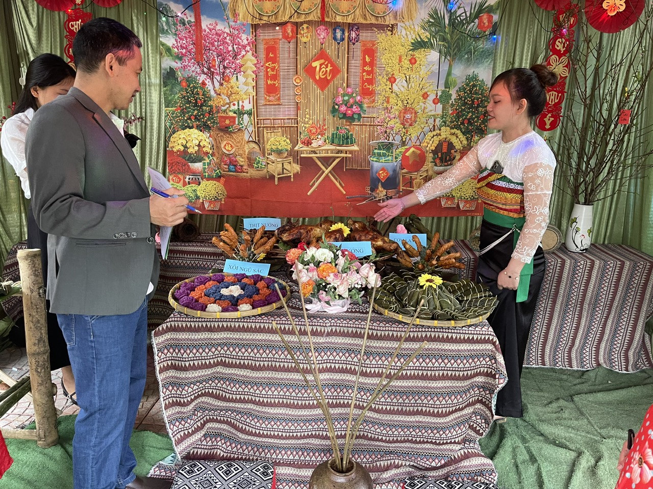 Anh-tin-bai