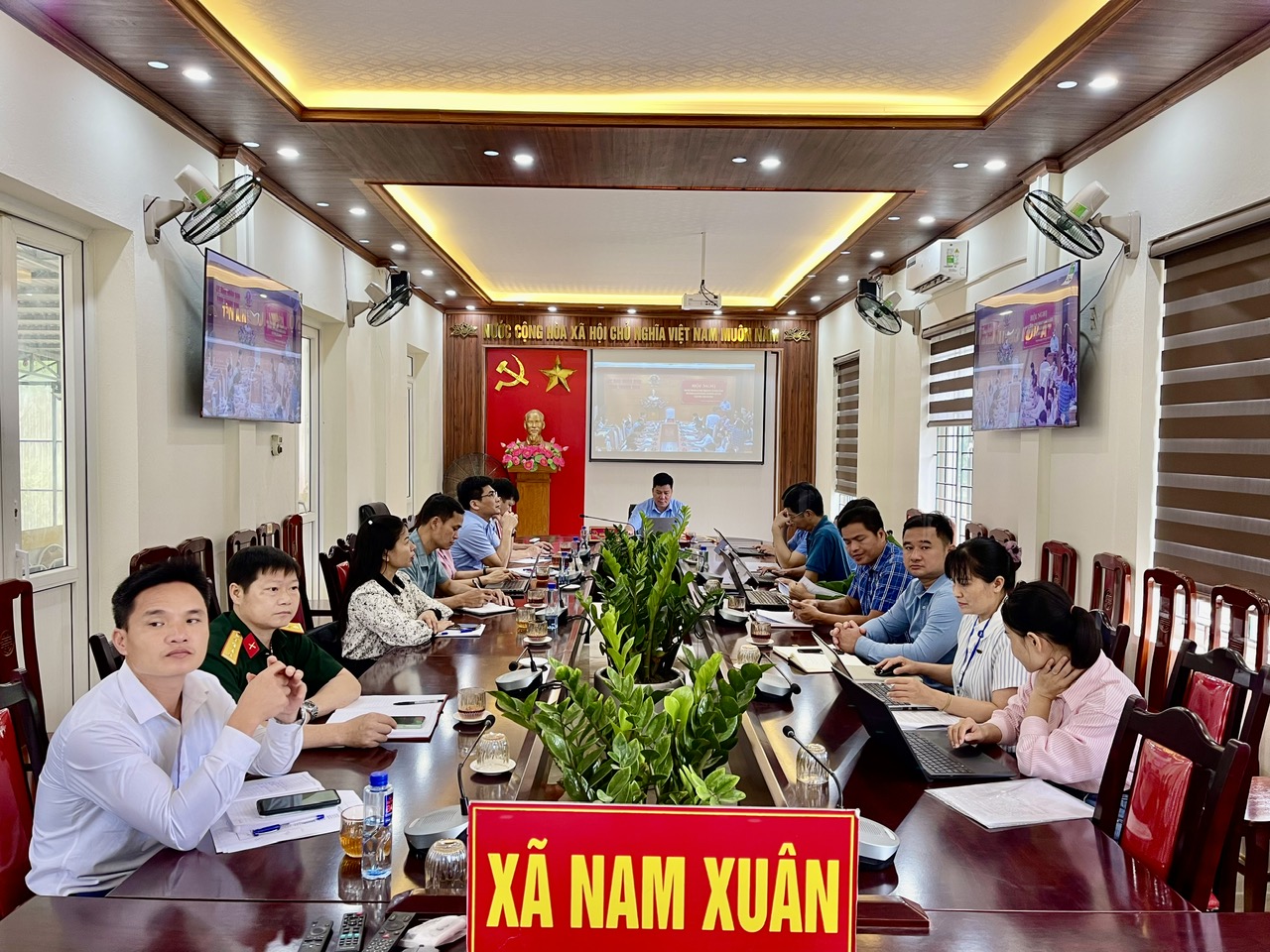 UBND xã Nam Xuân tham dự Hội nghị trực tuyến quán triệt, triển khai Luật phòng, chống ma túy, Luật sửa đổi, bổ sung một số điều của Luật tiếp công dân, Luật khiếu nại, Luật tố cáo và Luật phòng, chống tham nhũng