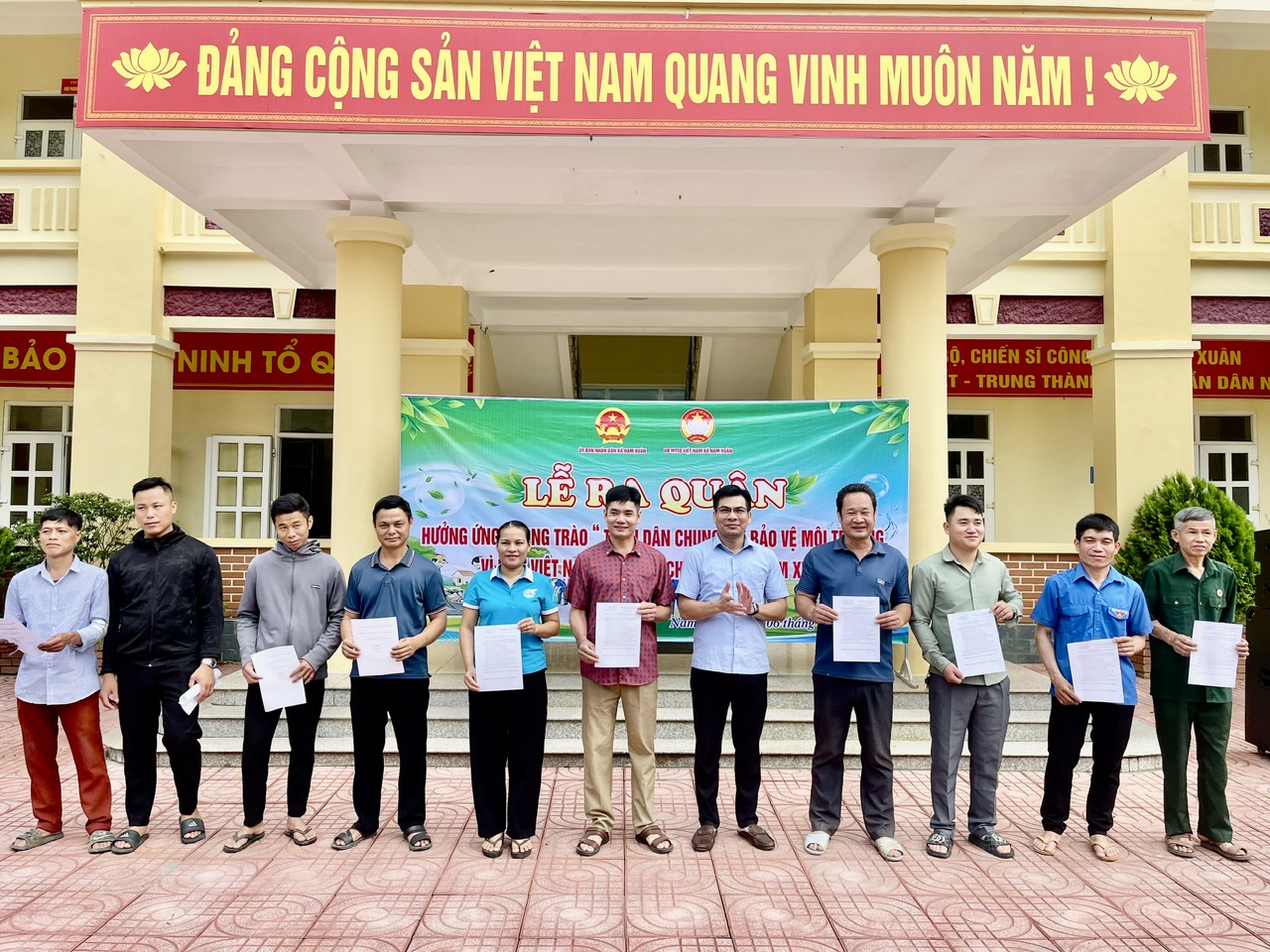 Anh-tin-bai
