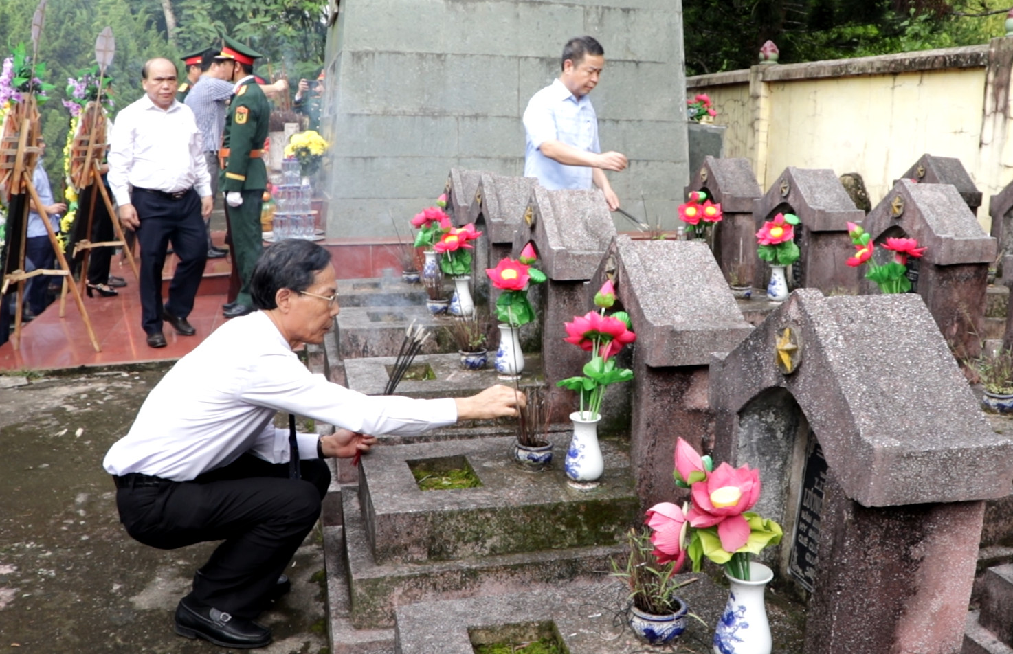 Anh-tin-bai