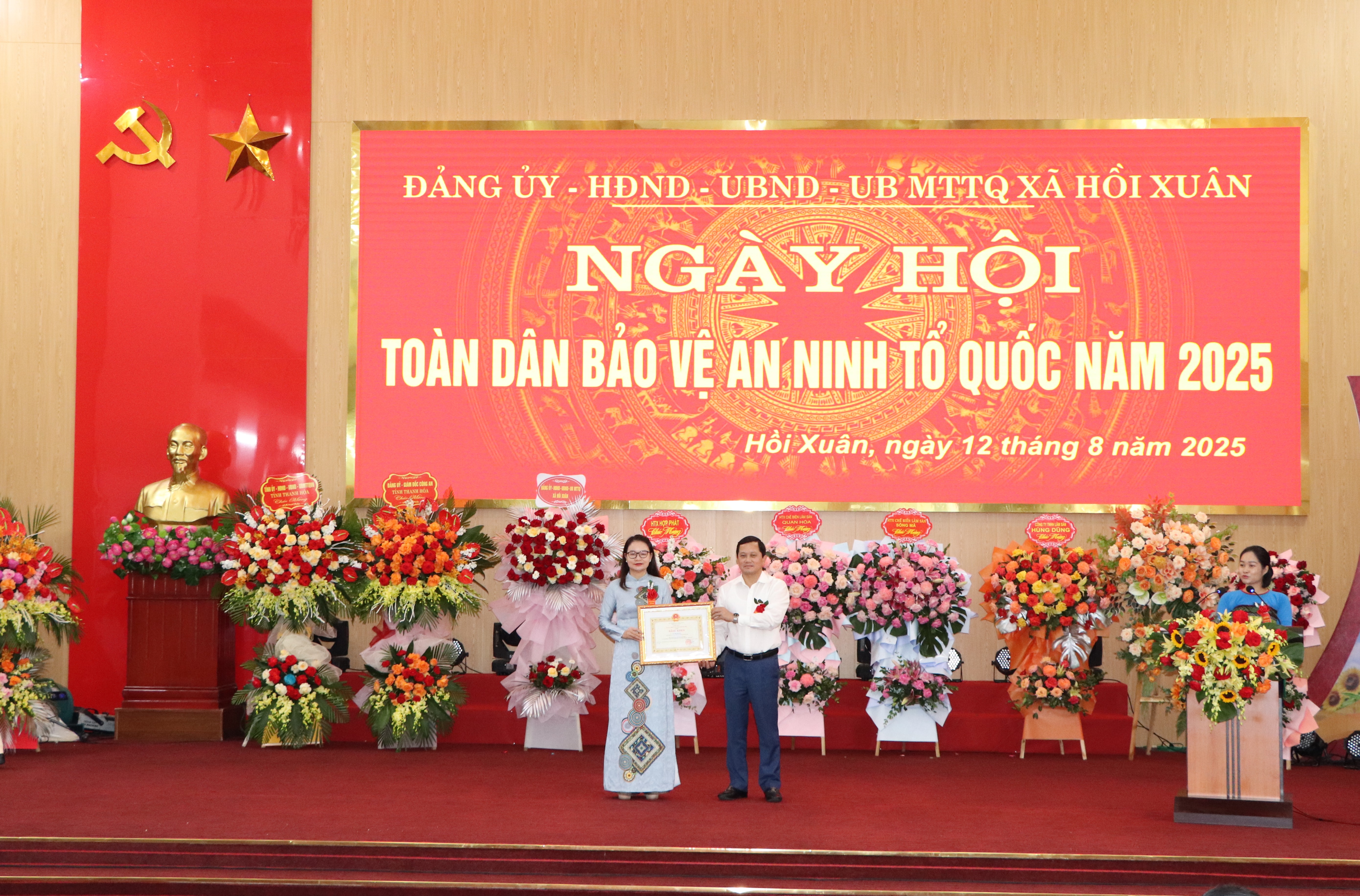 Anh-tin-bai