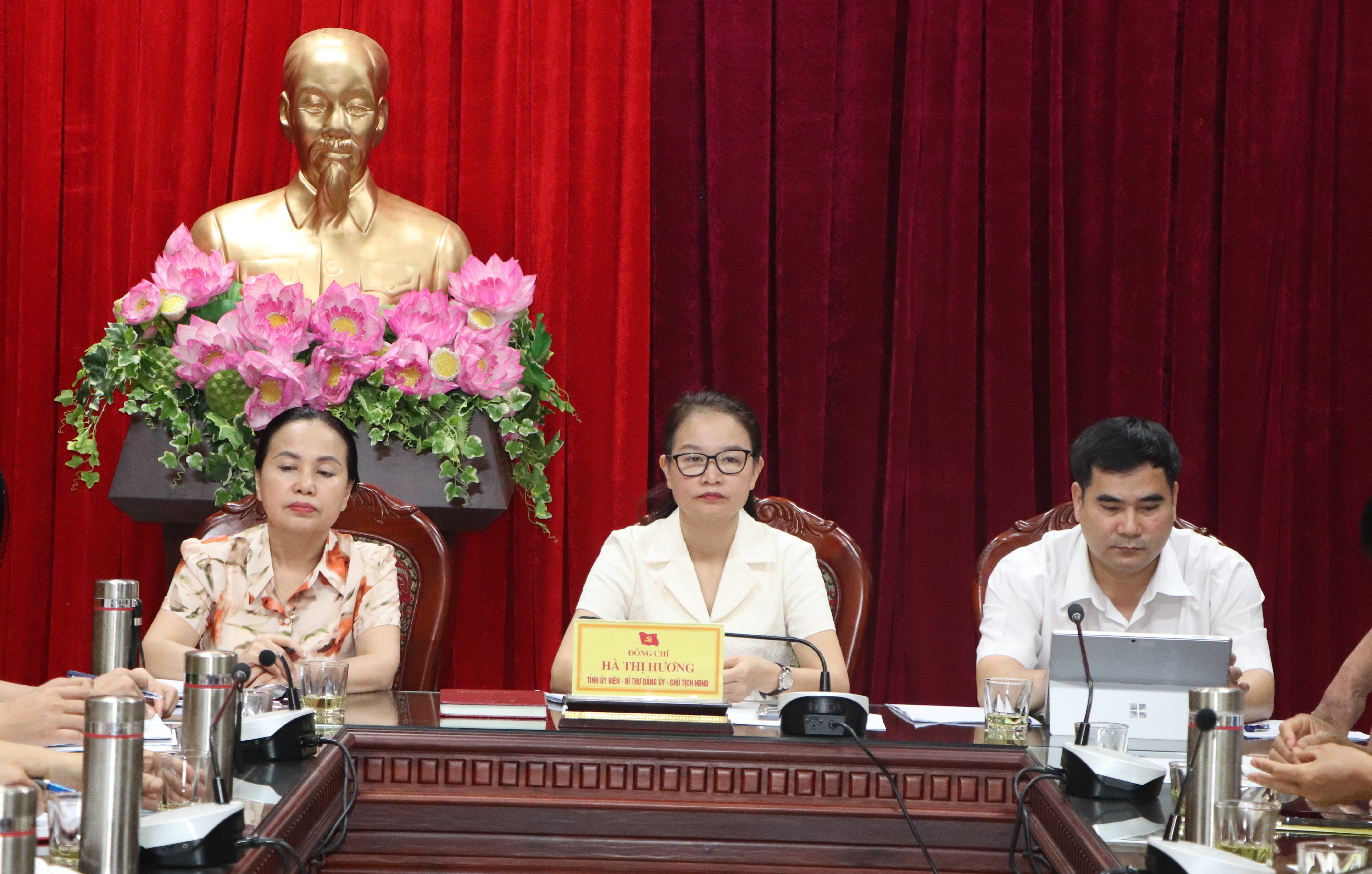 Anh-tin-bai