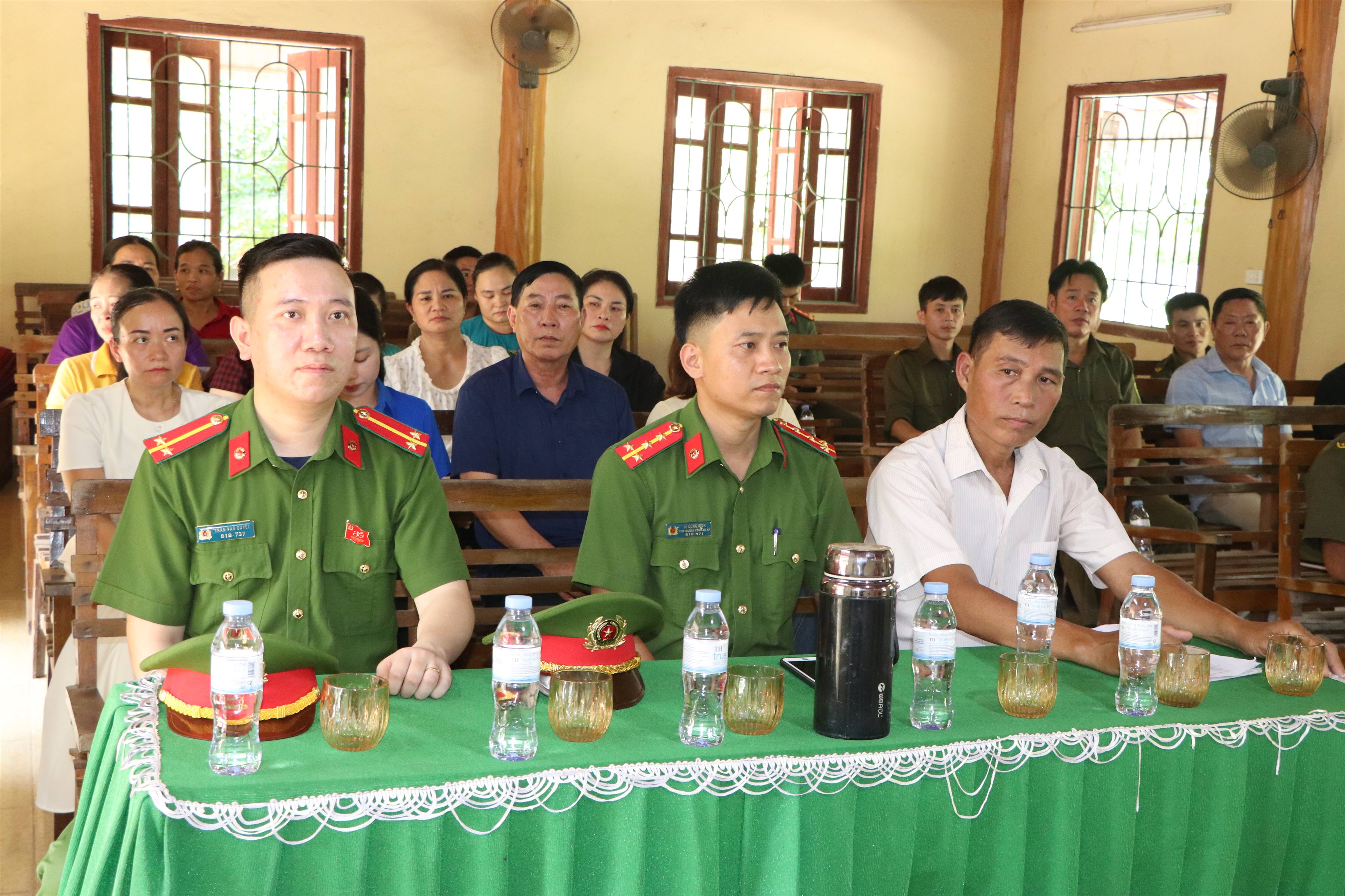 Anh-tin-bai