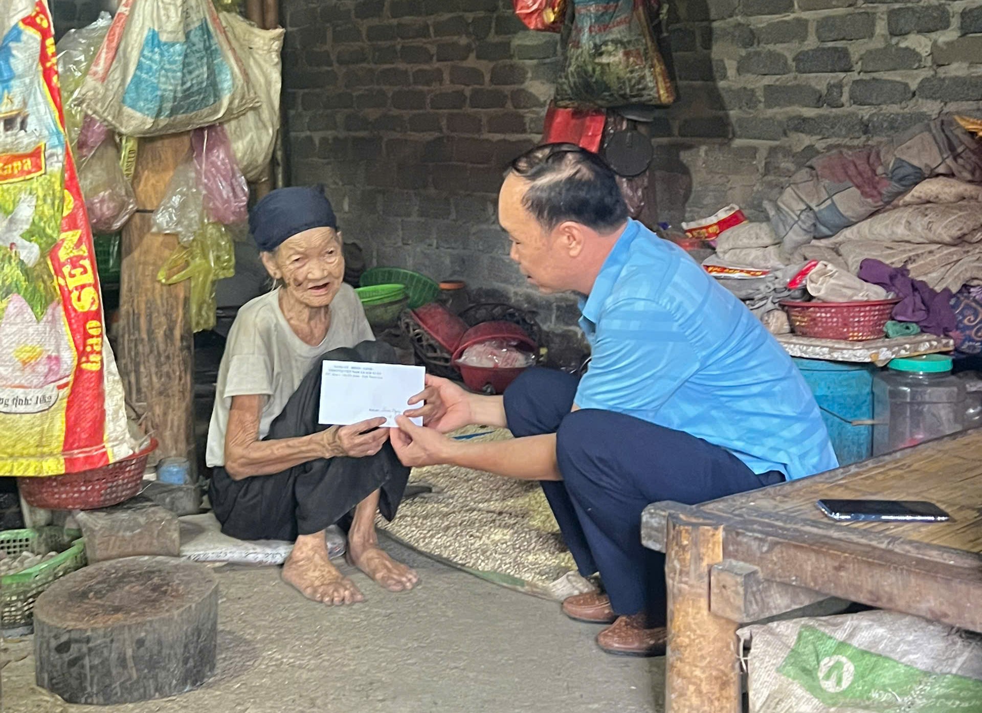 Anh-tin-bai